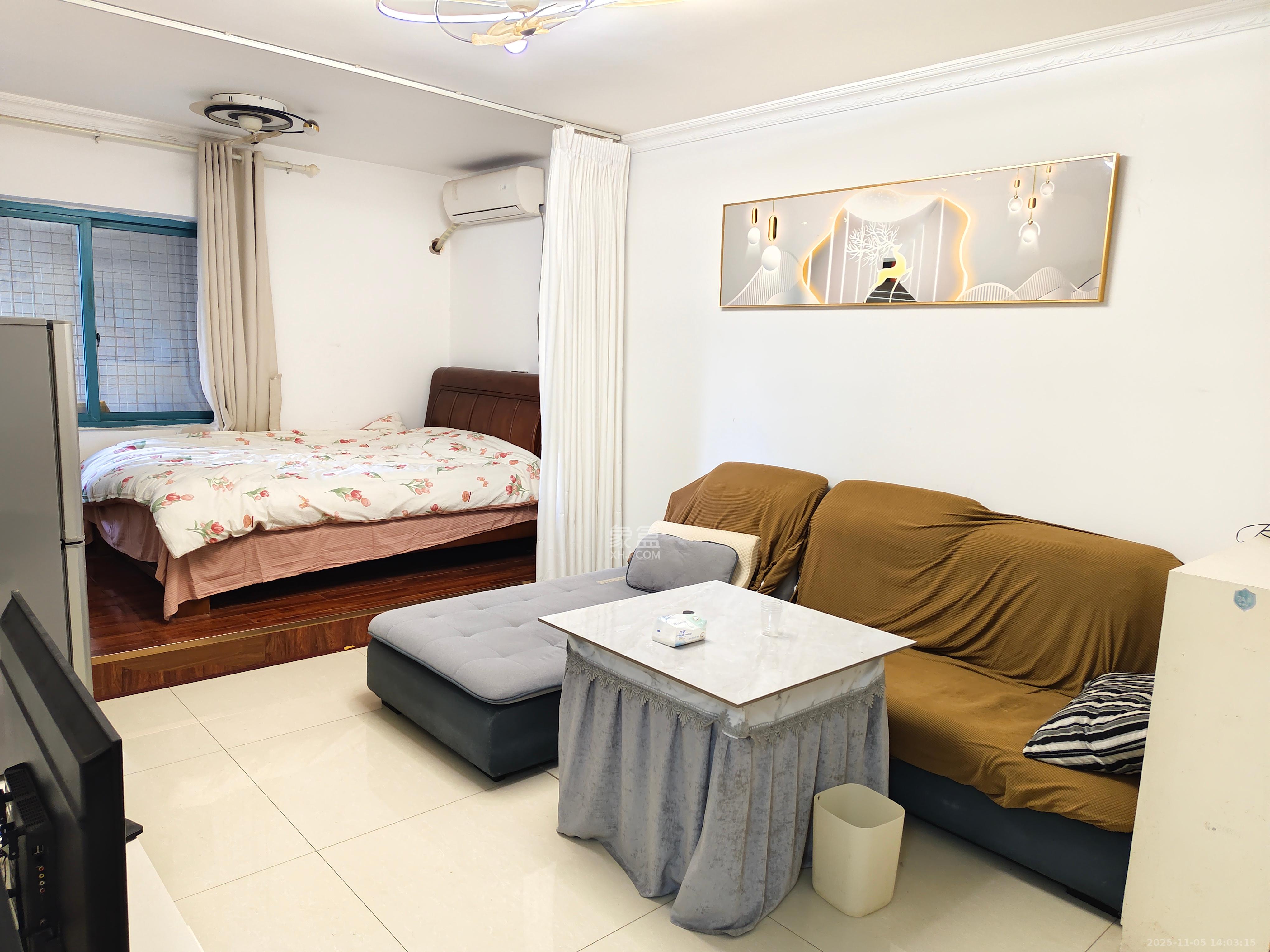 蝴蝶谷 2室2厅1卫 1300.0元/月 蝴蝶谷 2室2厅1卫 1300.0元/月室内图