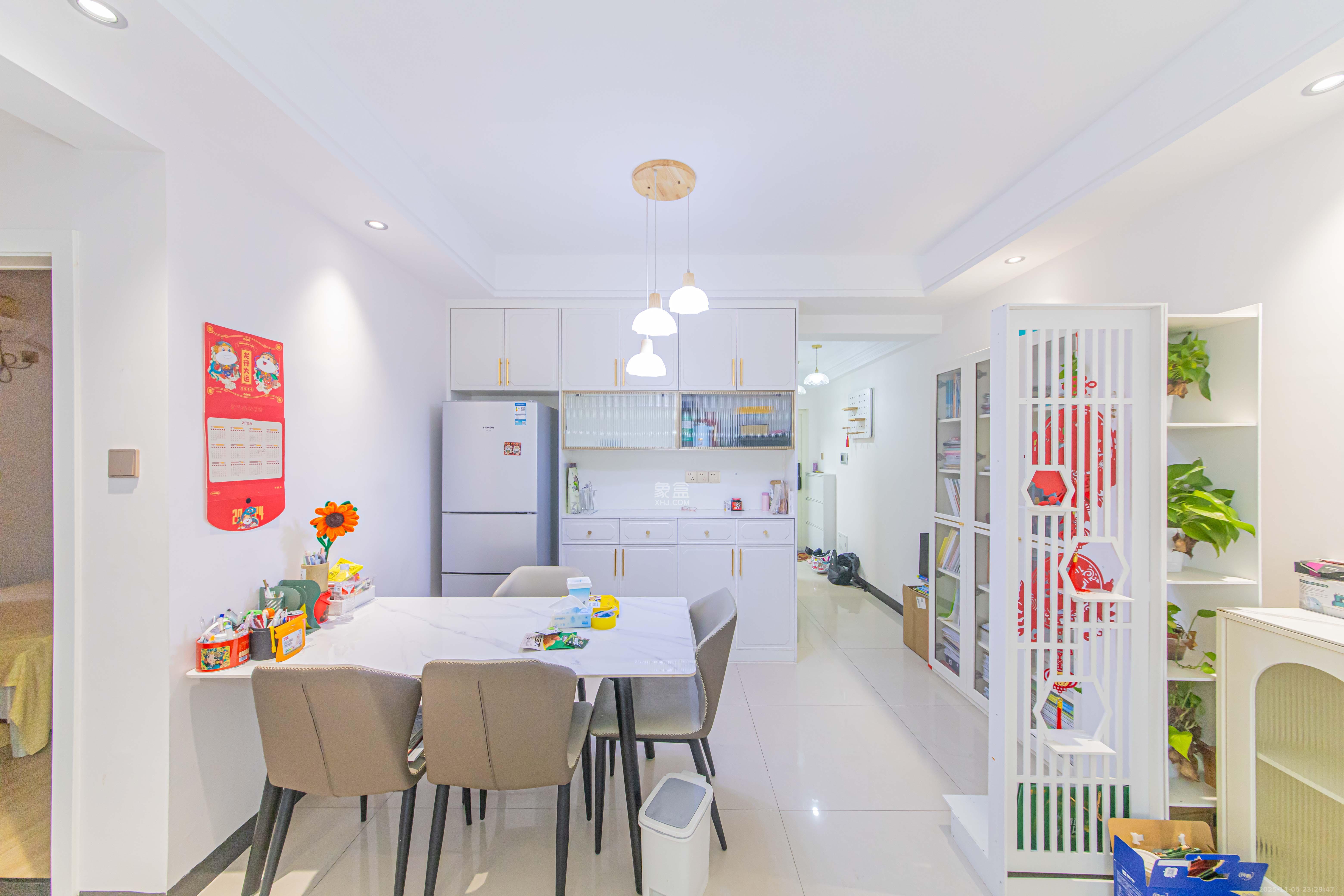 保利花园 1室2厅1卫 90.0万 保利花园 1室2厅1卫 90.0万客厅