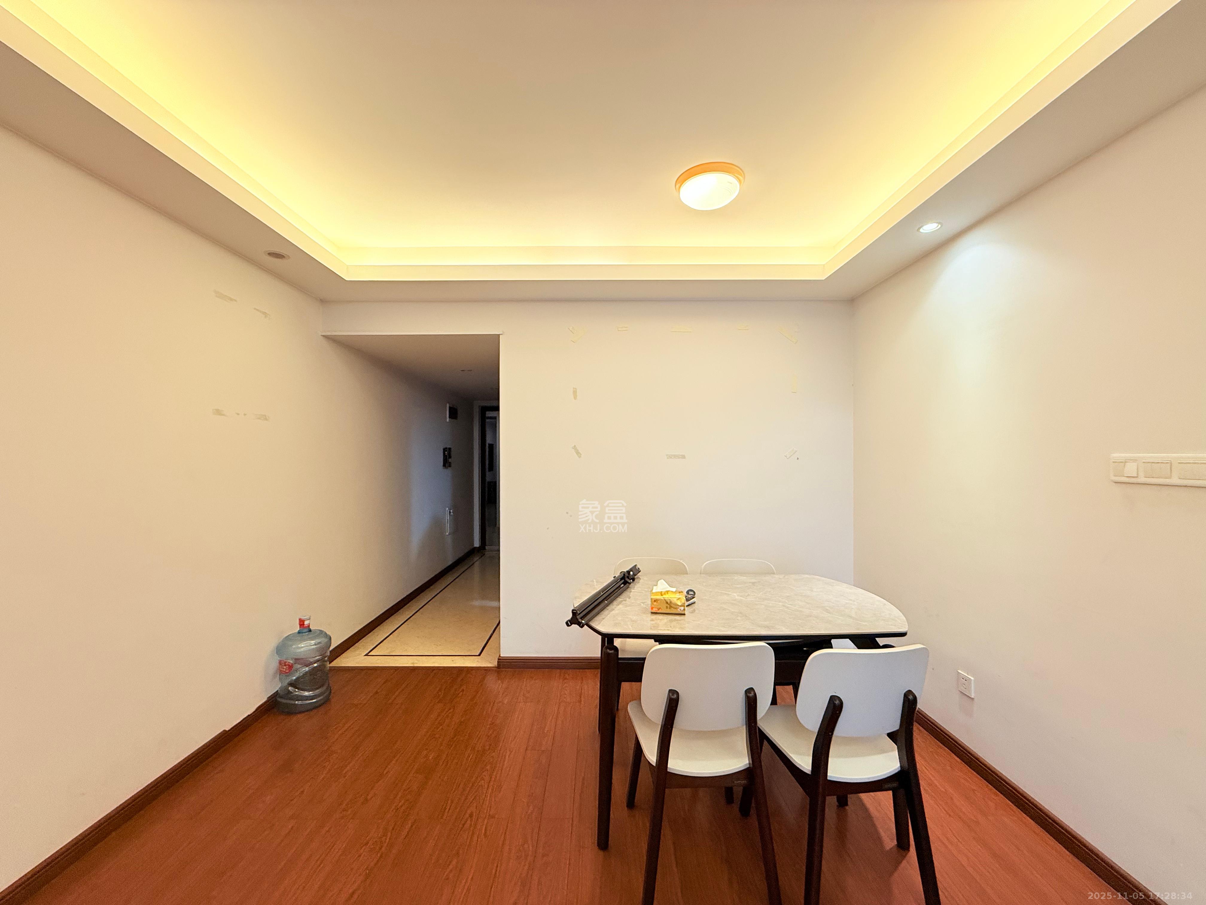 万科金域华府三四期  2室2厅1卫    2400.0元/月室内图