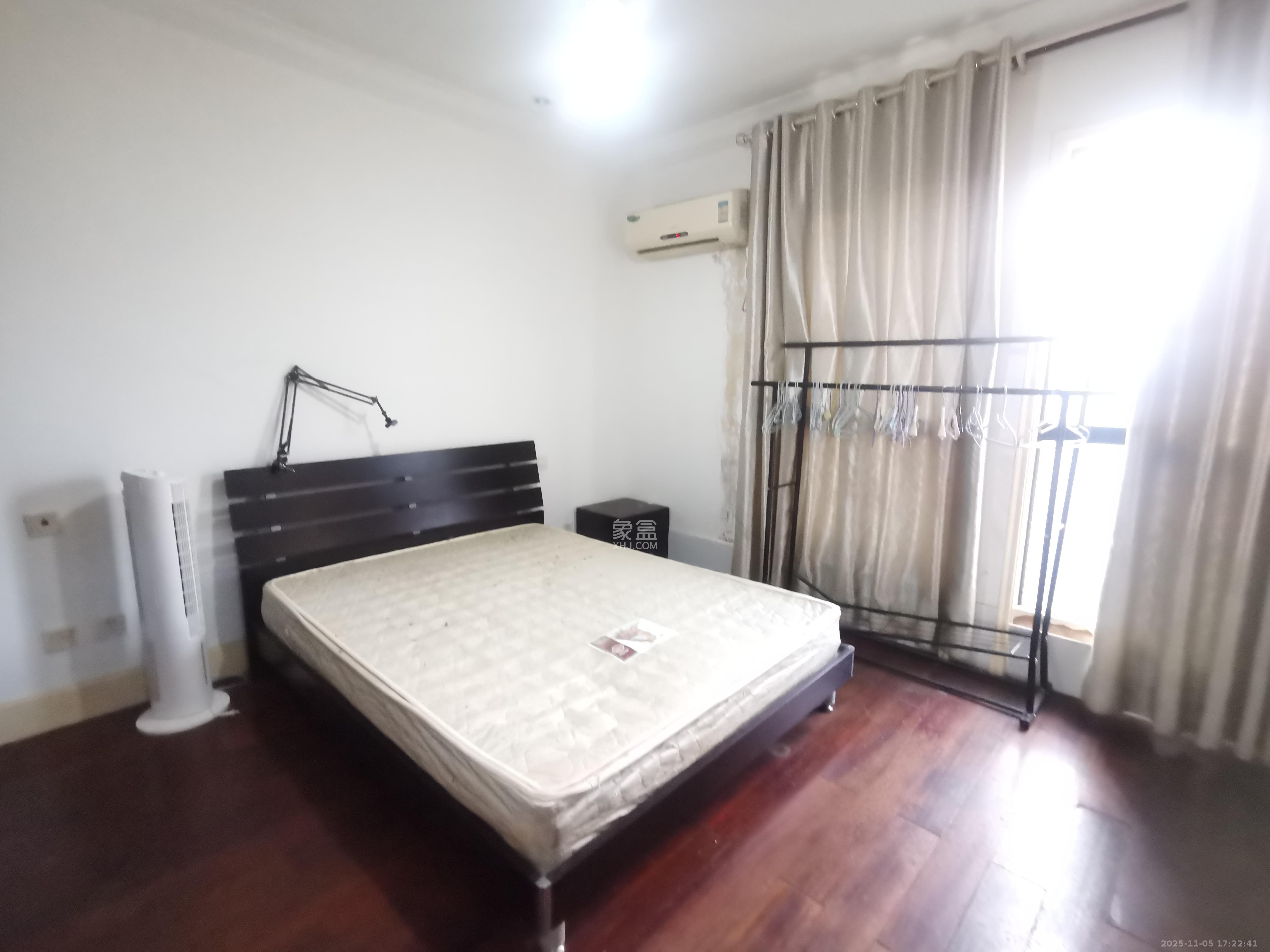 郡原广场 1室1厅1卫 1100.0元/月 郡原广场 1室1厅1卫 1100.0元/月室内图