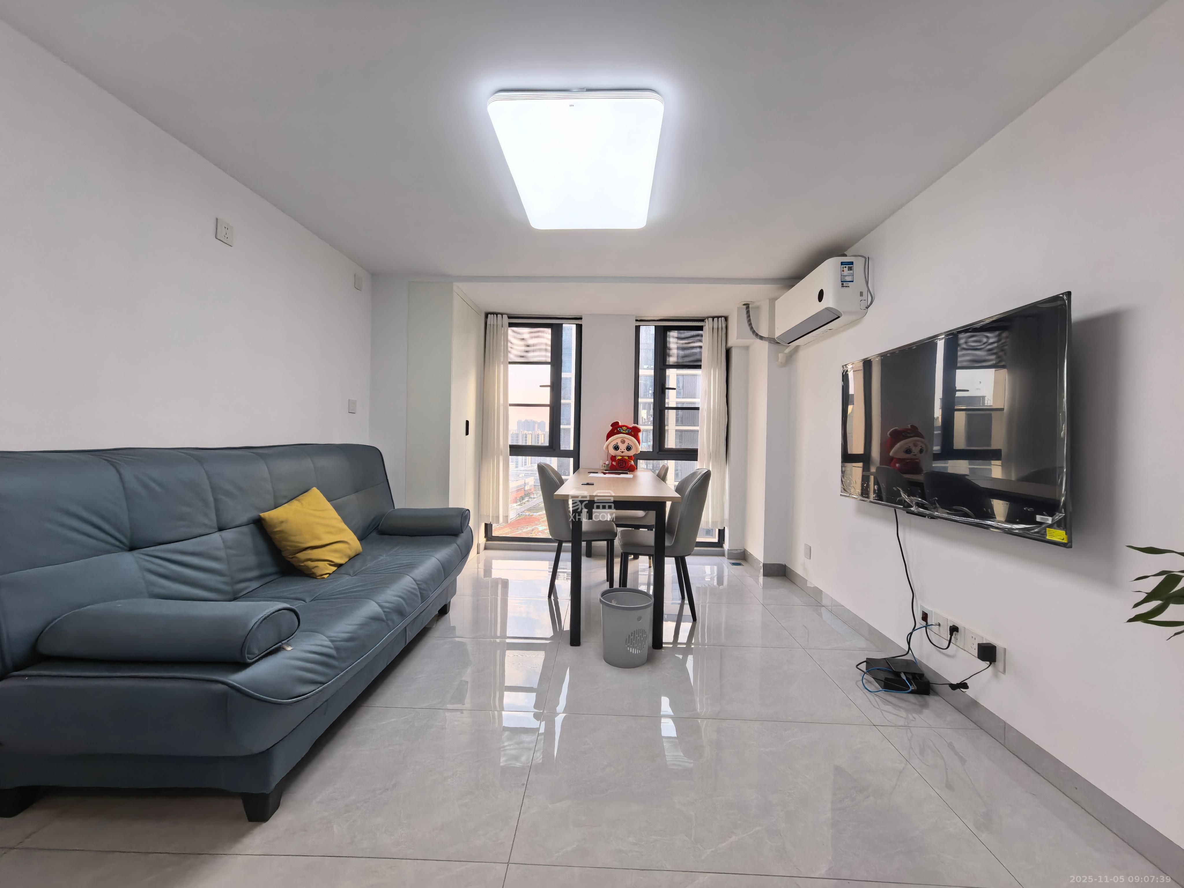 中交广场公寓  1室1厅1卫    2200.0元/月