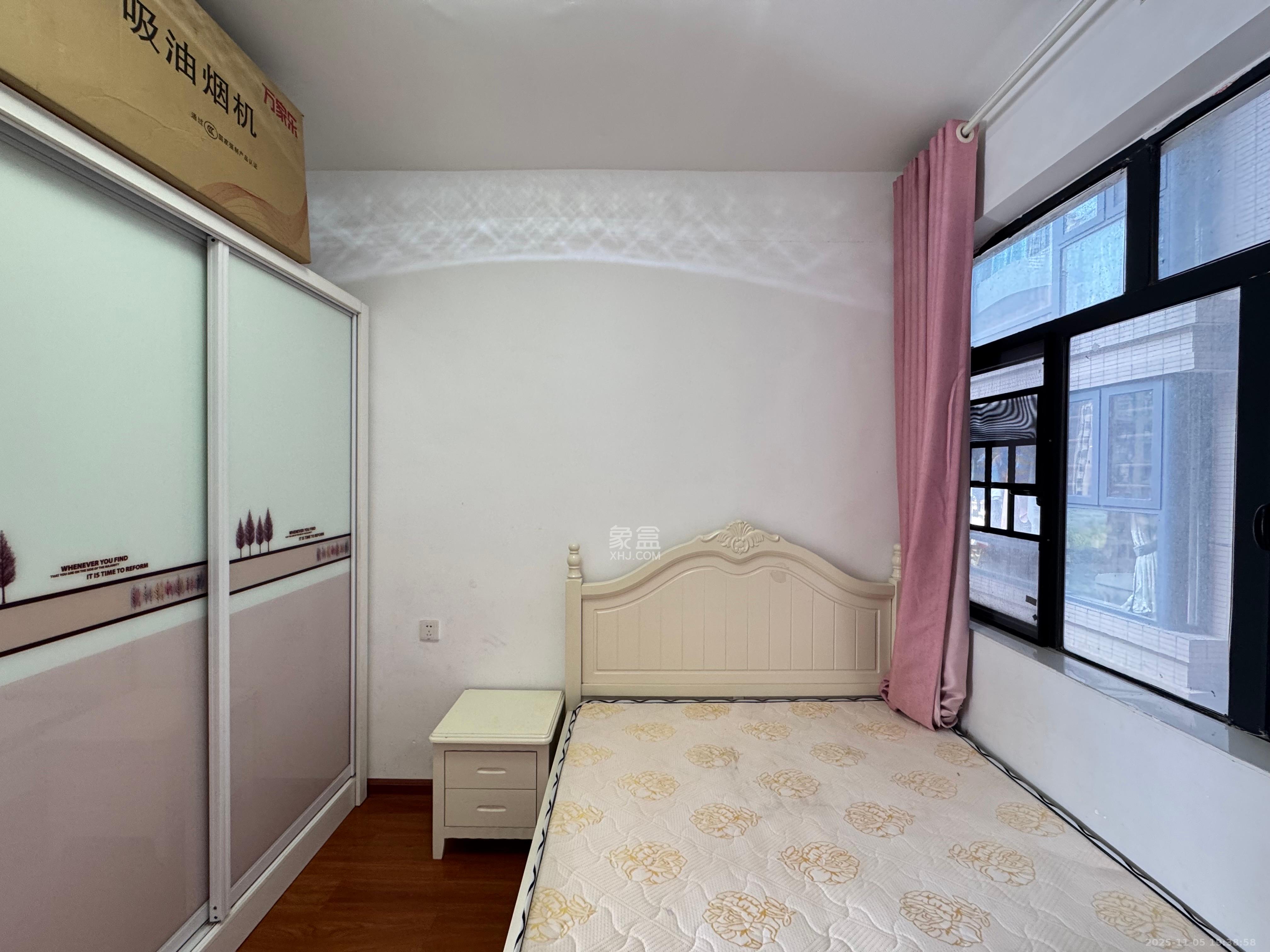 辉煌国际城二期  3室1厅1卫    2500.0元/月室内图