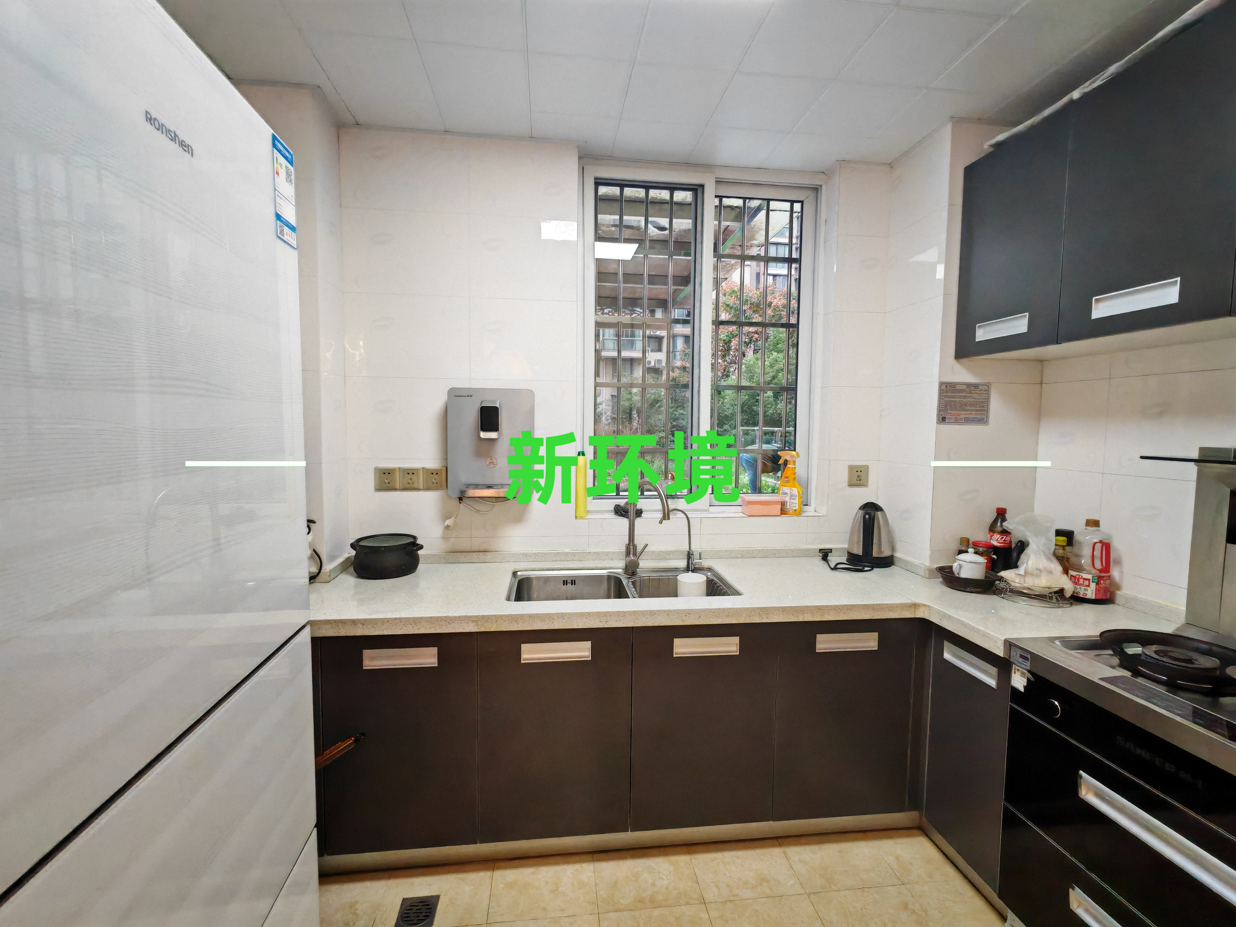 阳光水岸 4室2厅2卫 70.0万 阳光水岸 4室2厅2卫 70.0万客厅