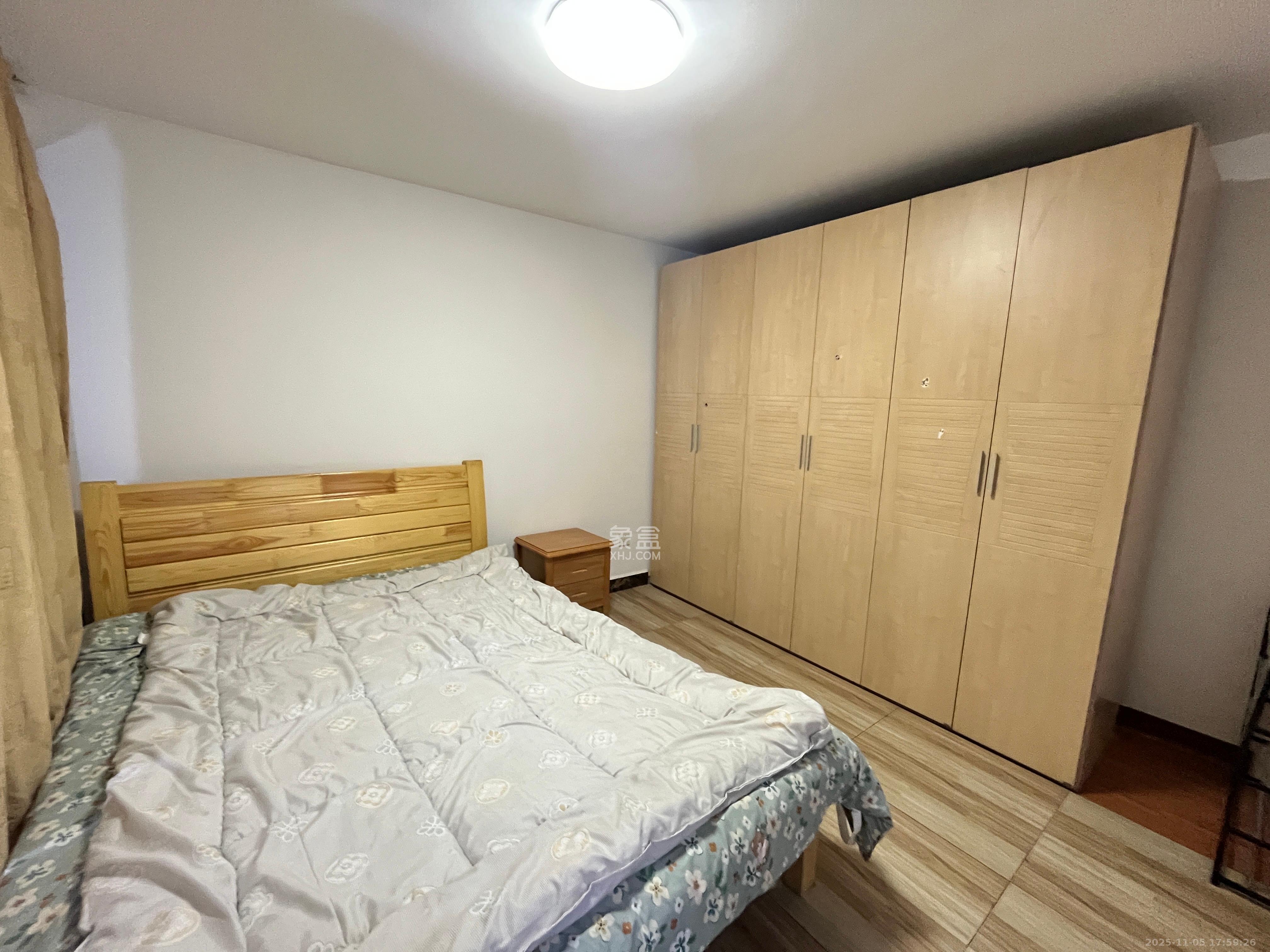 宏景名厦  3室1厅2卫    2600.0元/月室内图