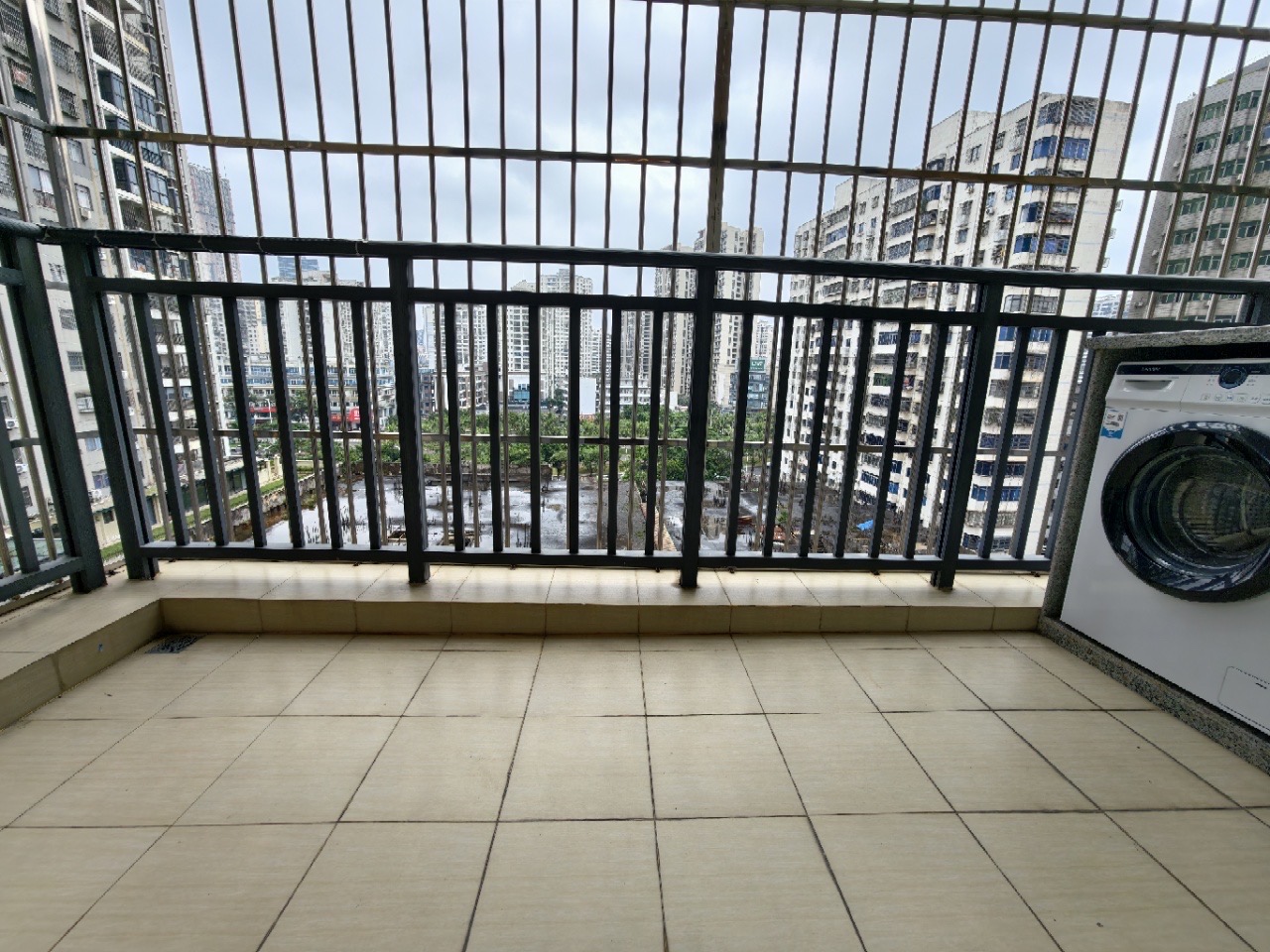 美丽华居 3室2厅1卫 129.8万 美丽华居 3室2厅1卫 129.8万客厅