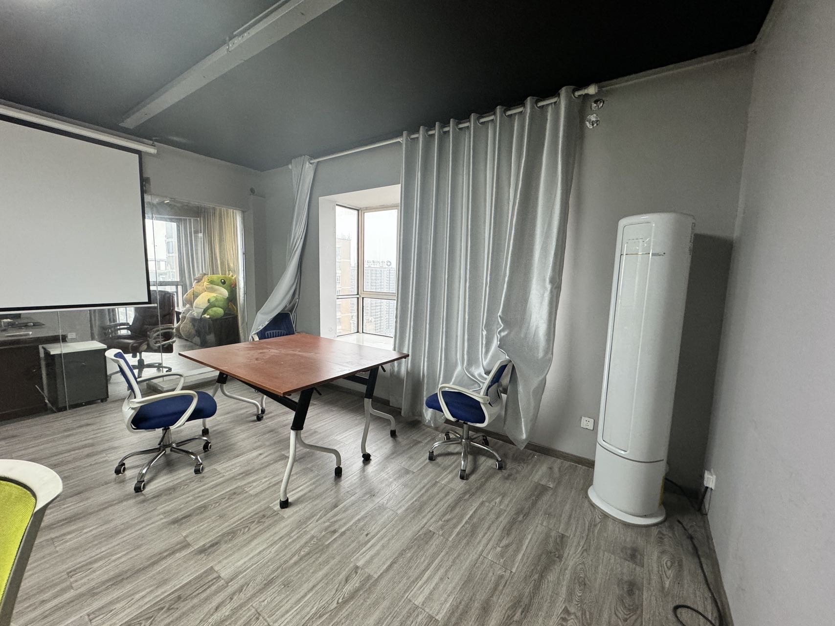 仁济新村  5室2厅2卫    3200.0元/月室内图