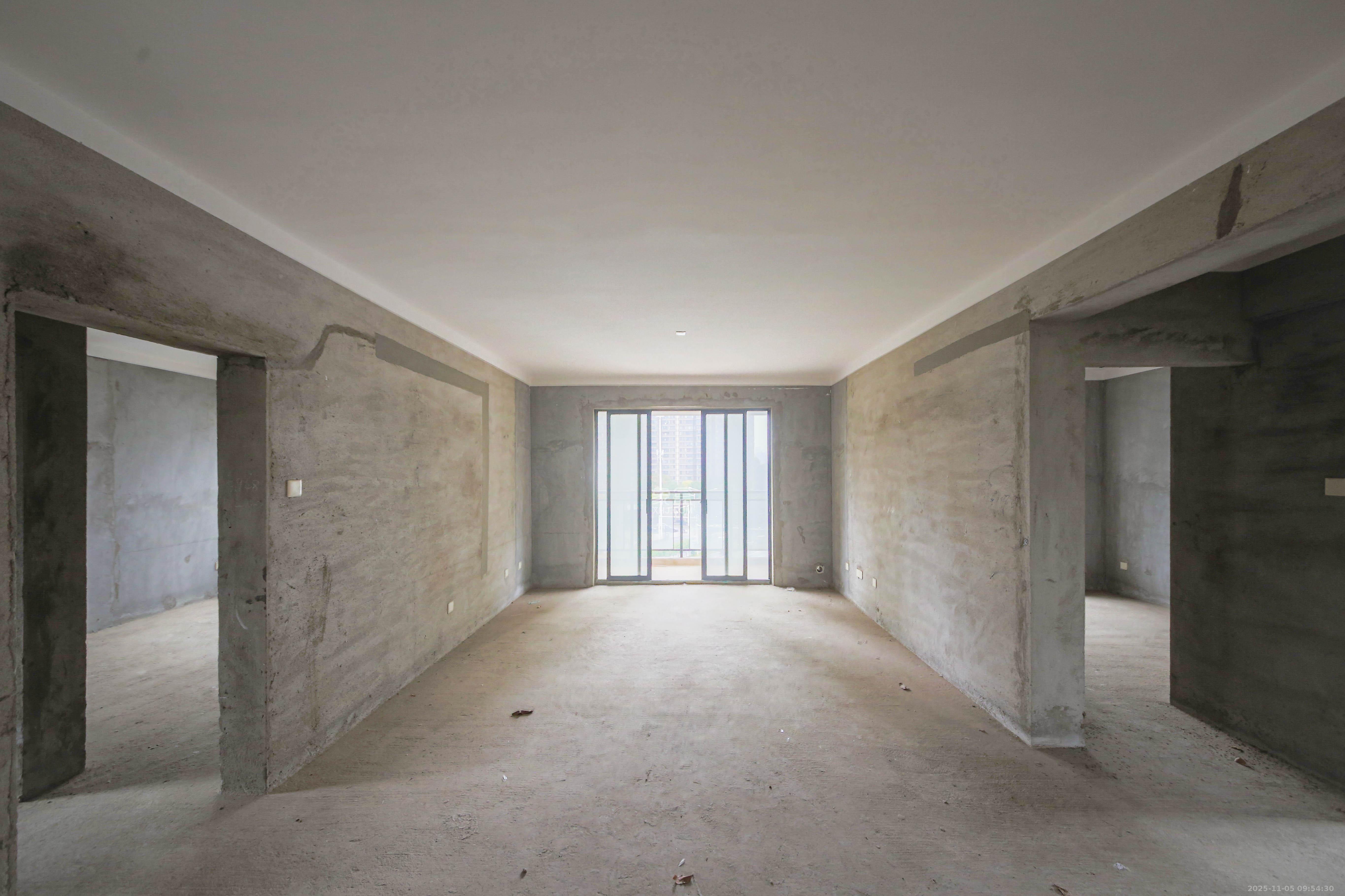 钱隆学府一、二期  3室2厅2卫    89.9万客厅