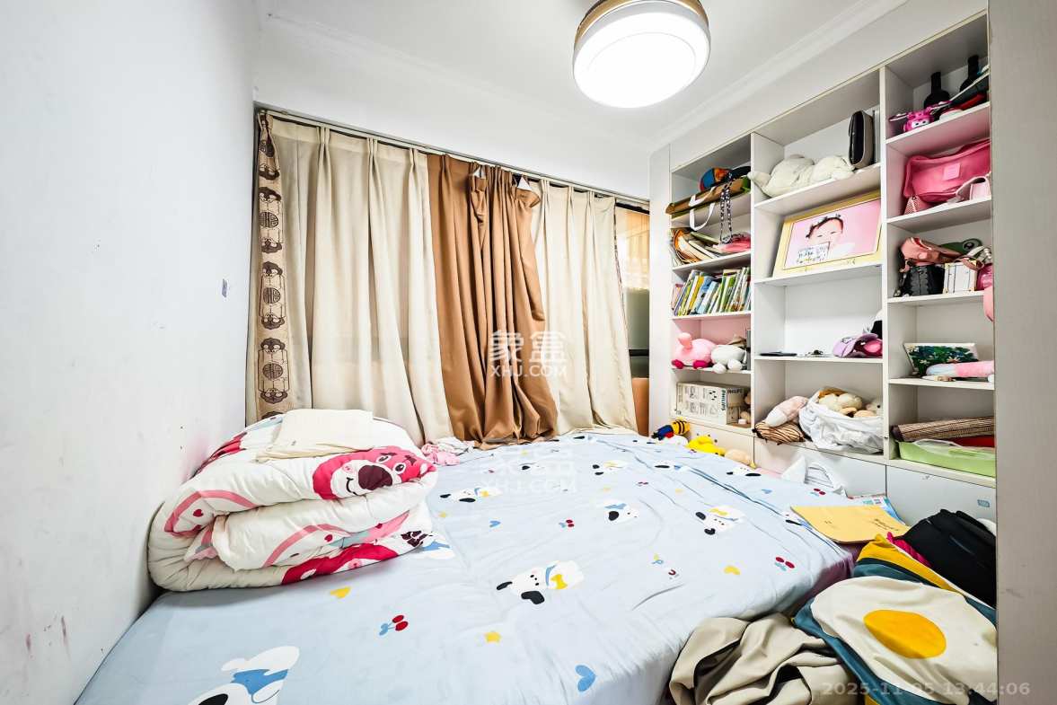 绿地海外滩一期 2室1厅1卫 49.8万 绿地海外滩一期 2室1厅1卫 49.8万卧室