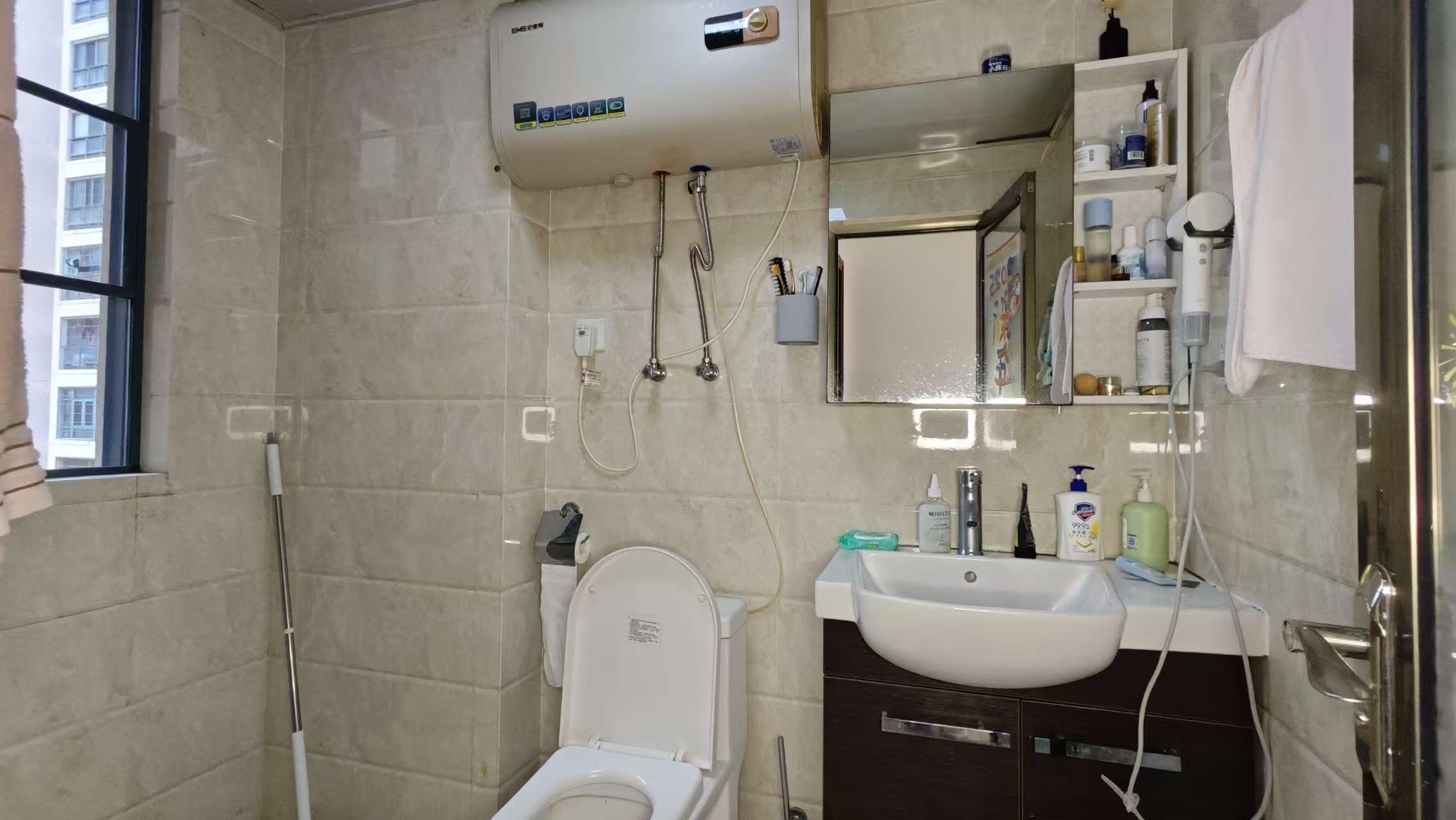 江海郡 2室1厅1卫 2500.0元/月 江海郡 2室1厅1卫 2500.0元/月室内图