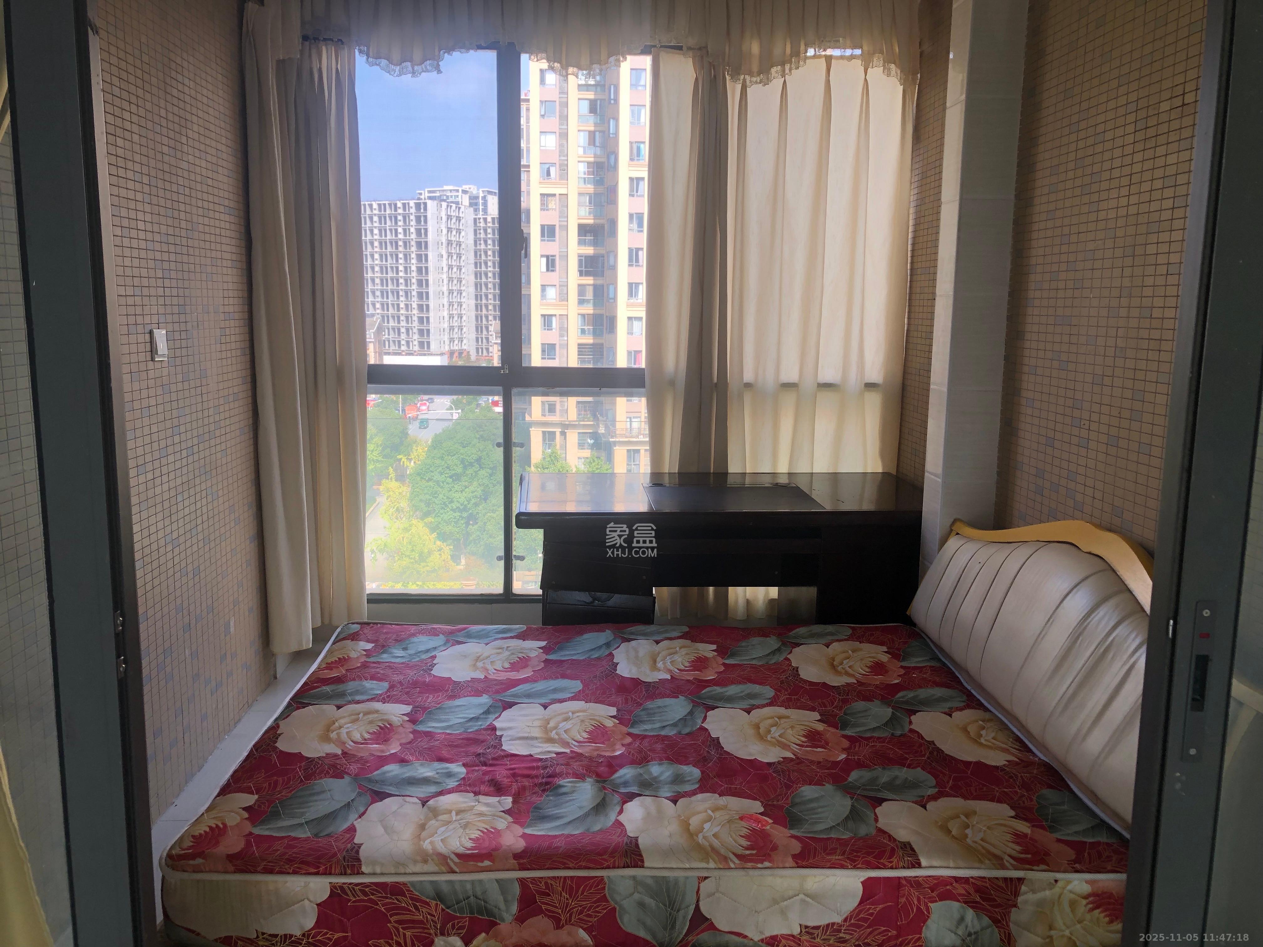 新华都万家城  3室2厅2卫    2000.0元/月室内图