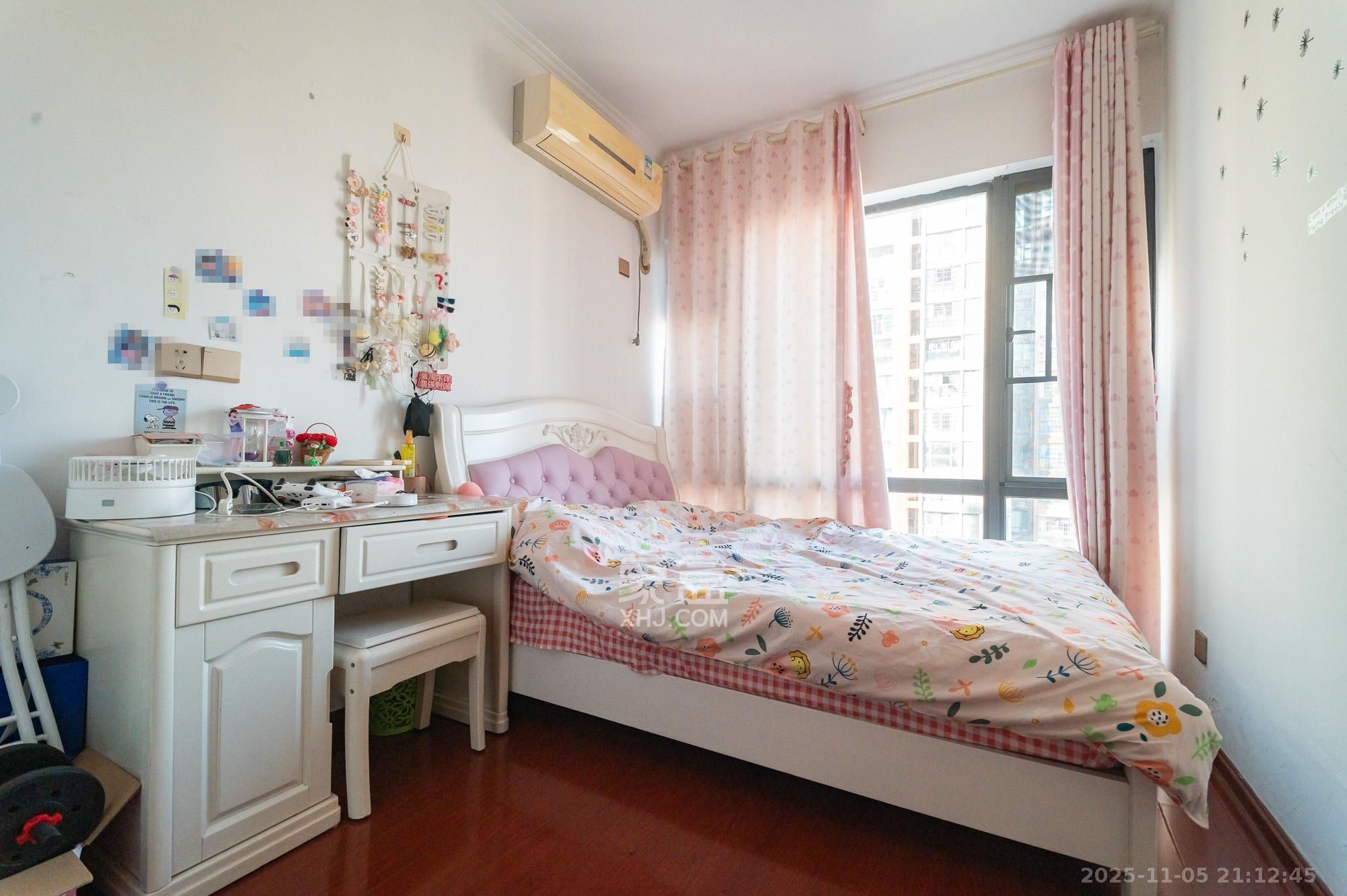 海伦春天  4室2厅2卫    91.8万卧室