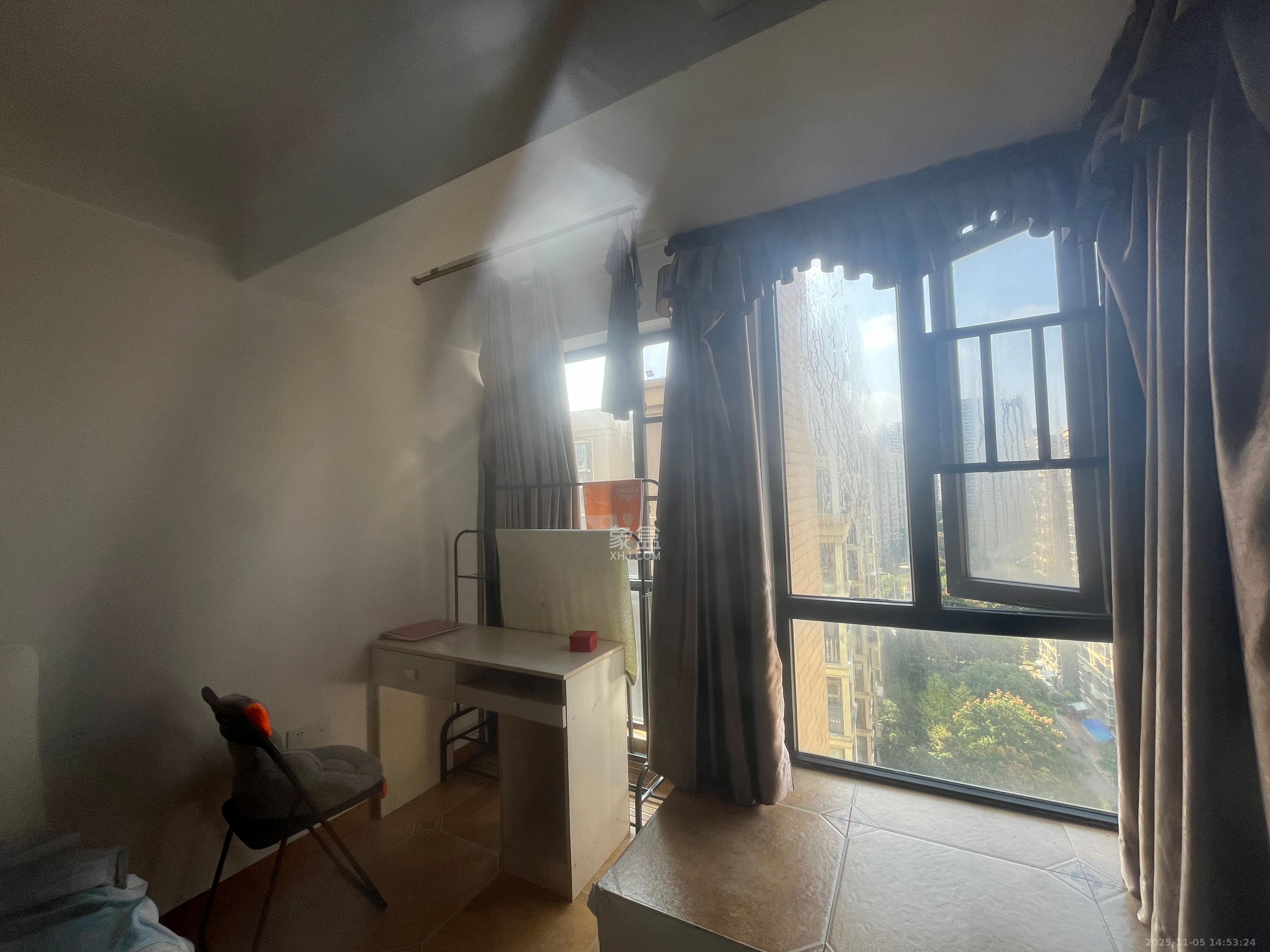 英郡年华 1室1厅1卫 1200.0元/月 英郡年华 1室1厅1卫 1200.0元/月室内图