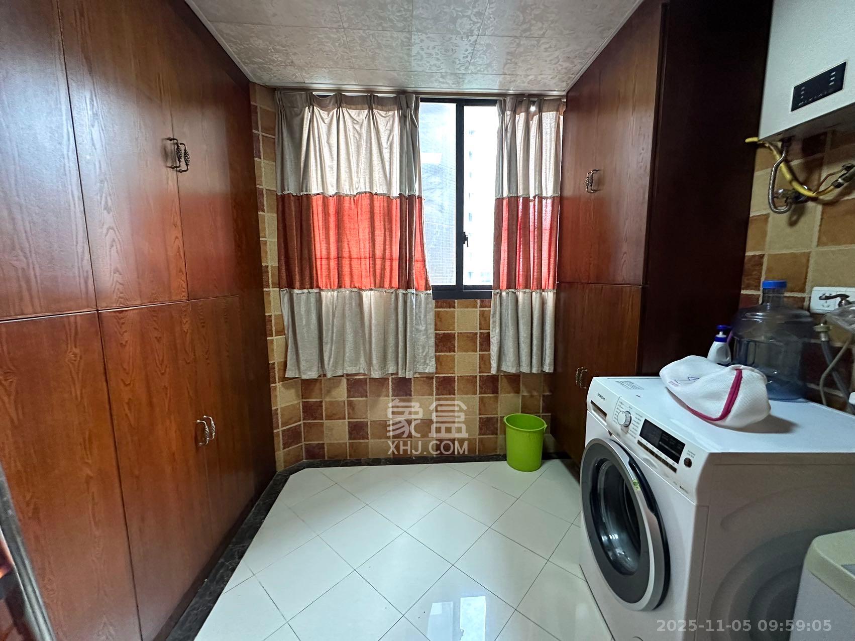 达美D6区  4室2厅2卫    2800.0元/月室内图