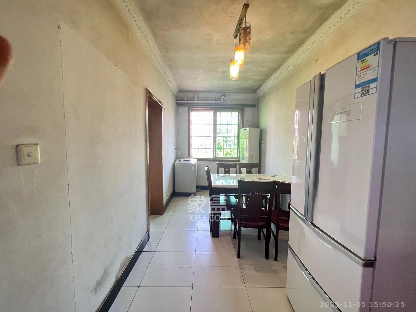 中南汽车世界 2室2厅1卫 1200.0元/月 中南汽车世界 2室2厅1卫 1200.0元/月室内图