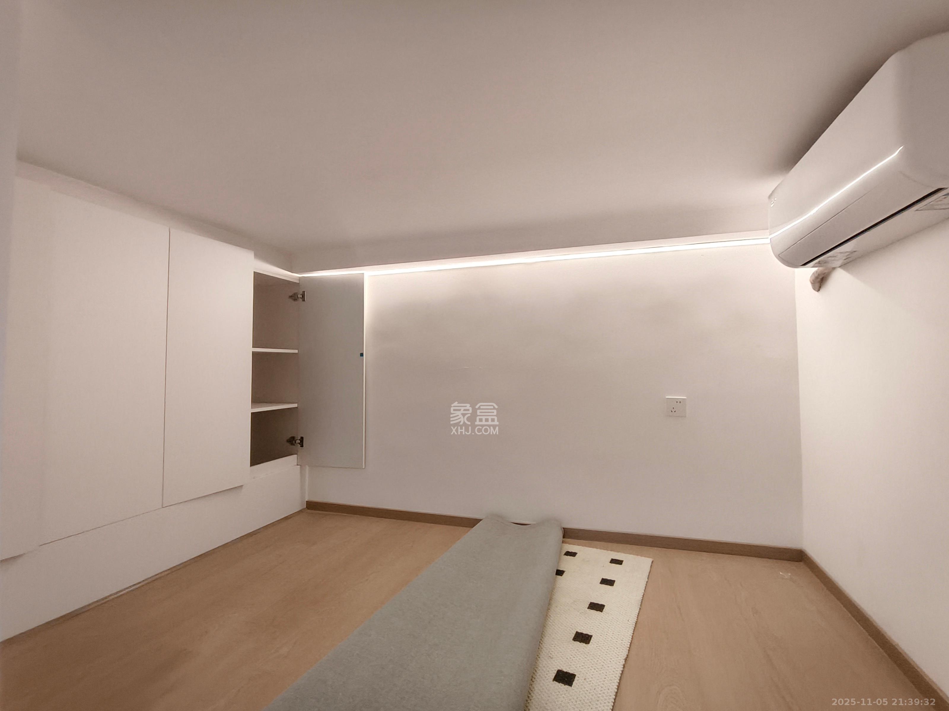 卓越中寰  2室1厅1卫    2800.0元/月室内图