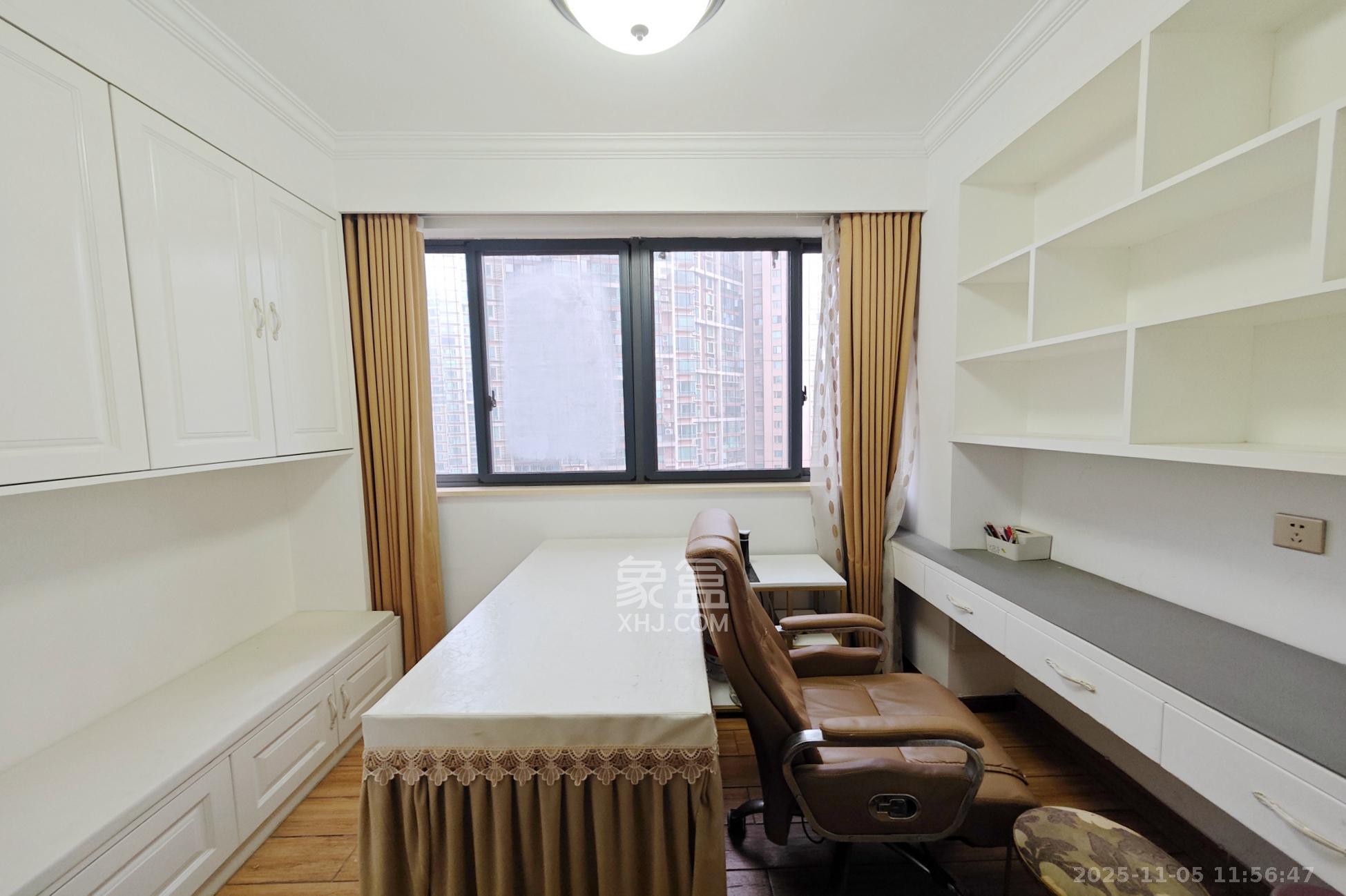 新城新世界一二三期  3室2厅1卫    147.0万客厅