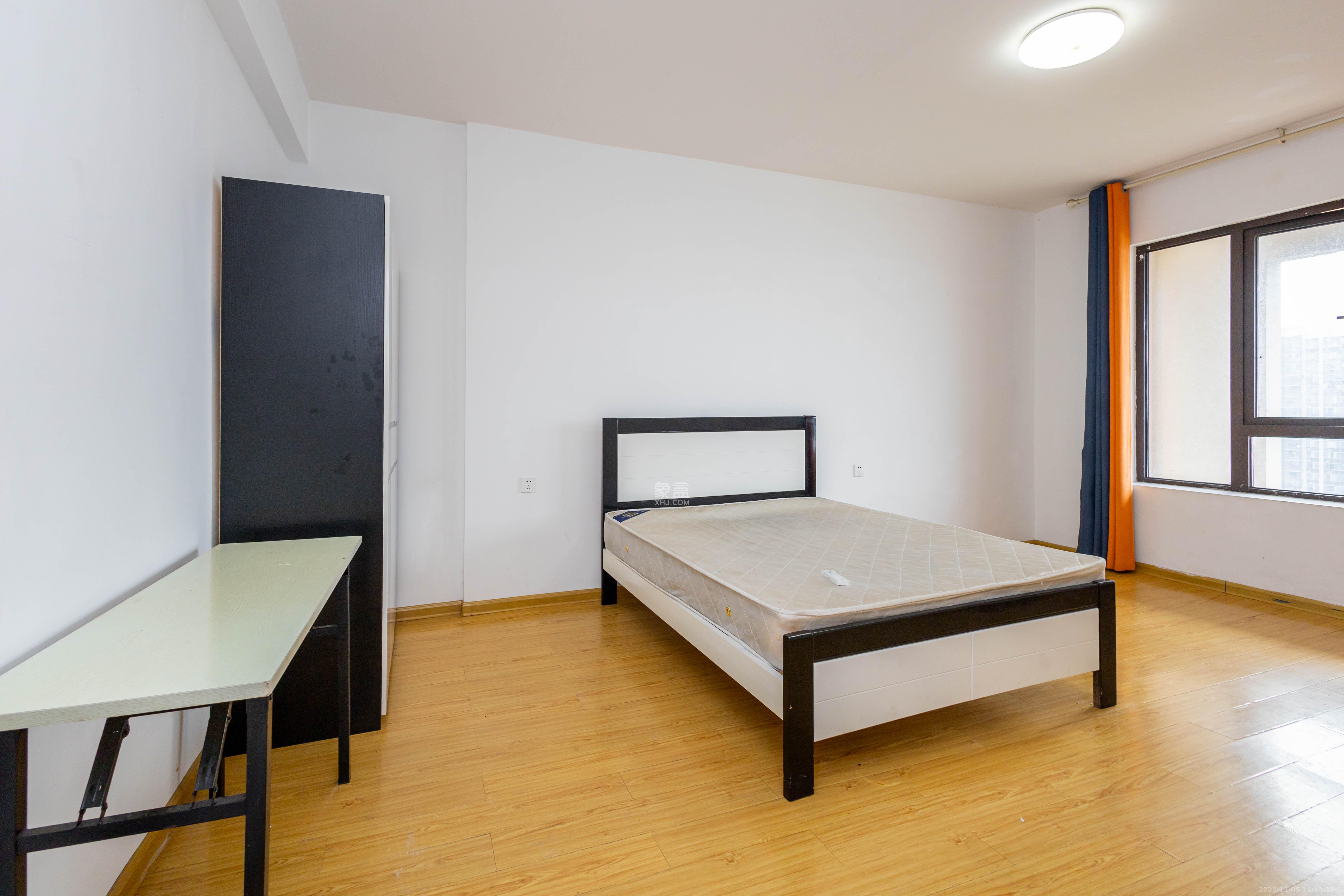 龙湖碧桂园天宸原著 4室2厅2卫 169.8万 龙湖碧桂园天宸原著 4室2厅2卫 169.8万卧室