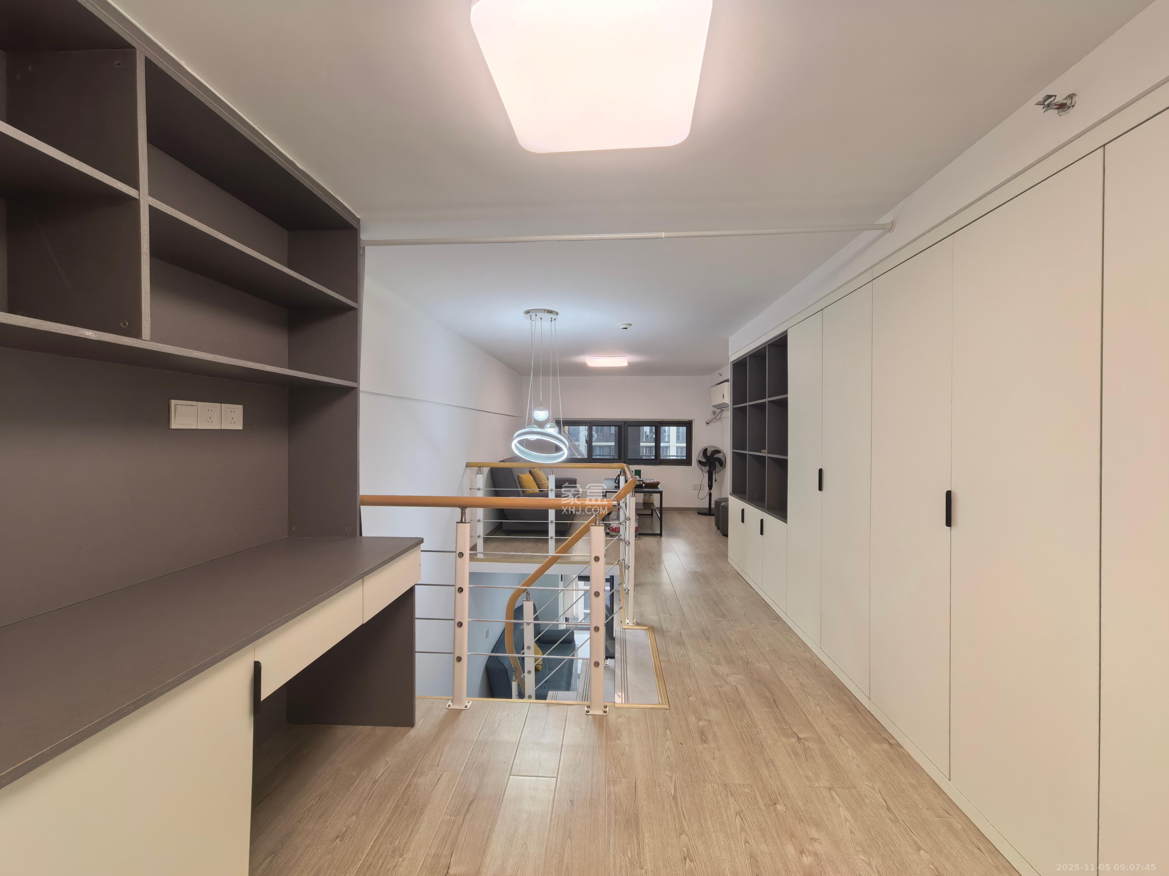 中交广场公寓  1室1厅1卫    2200.0元/月室内图