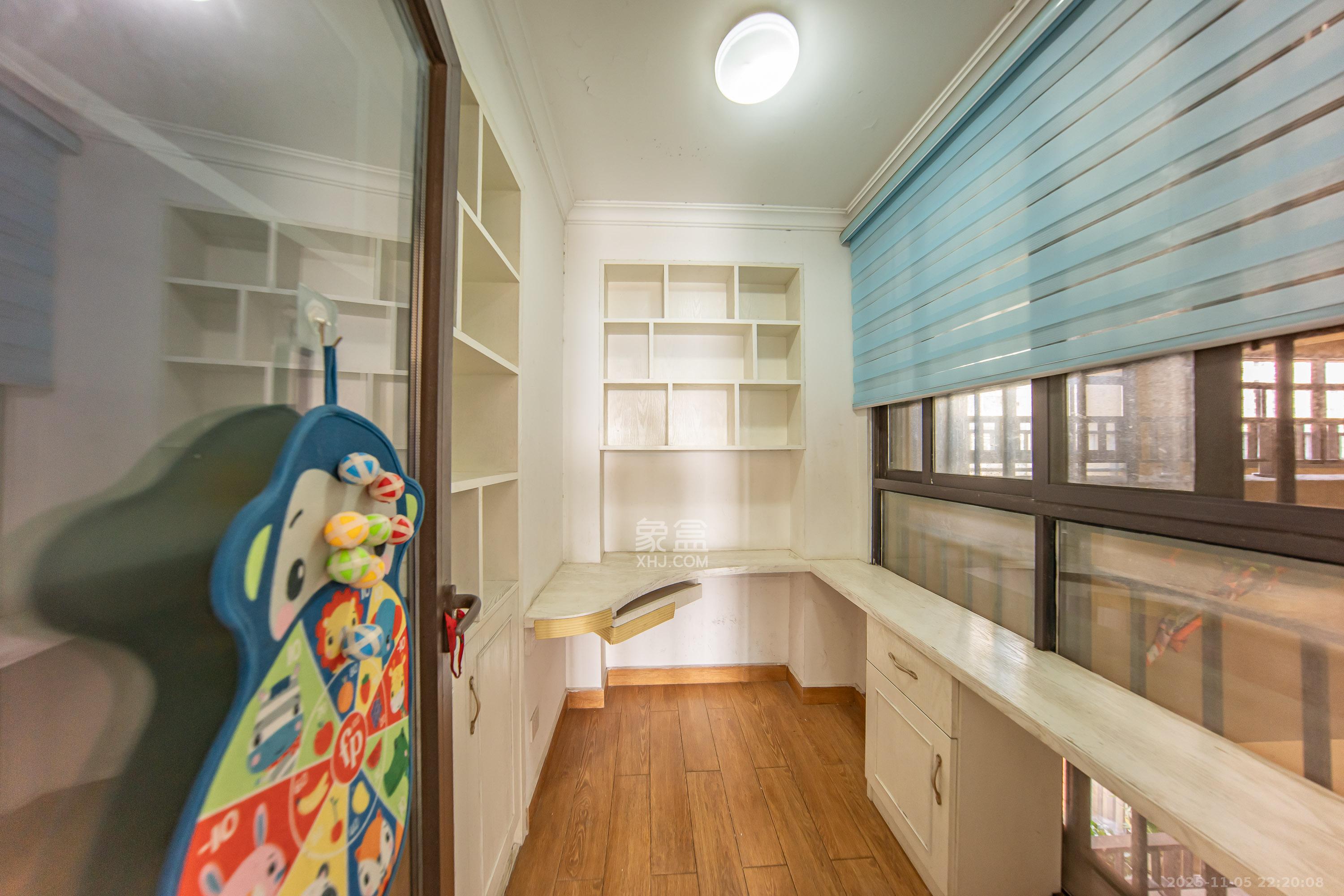 华润橡树湾  3室2厅1卫    69.0万卧室