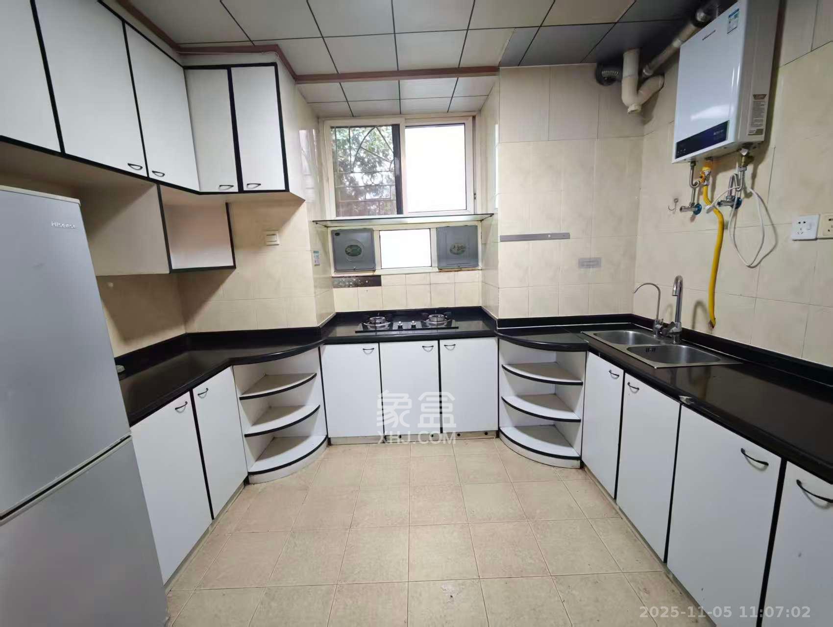 学宫街散盘  1室0厅0卫    2500.0元/月室内图