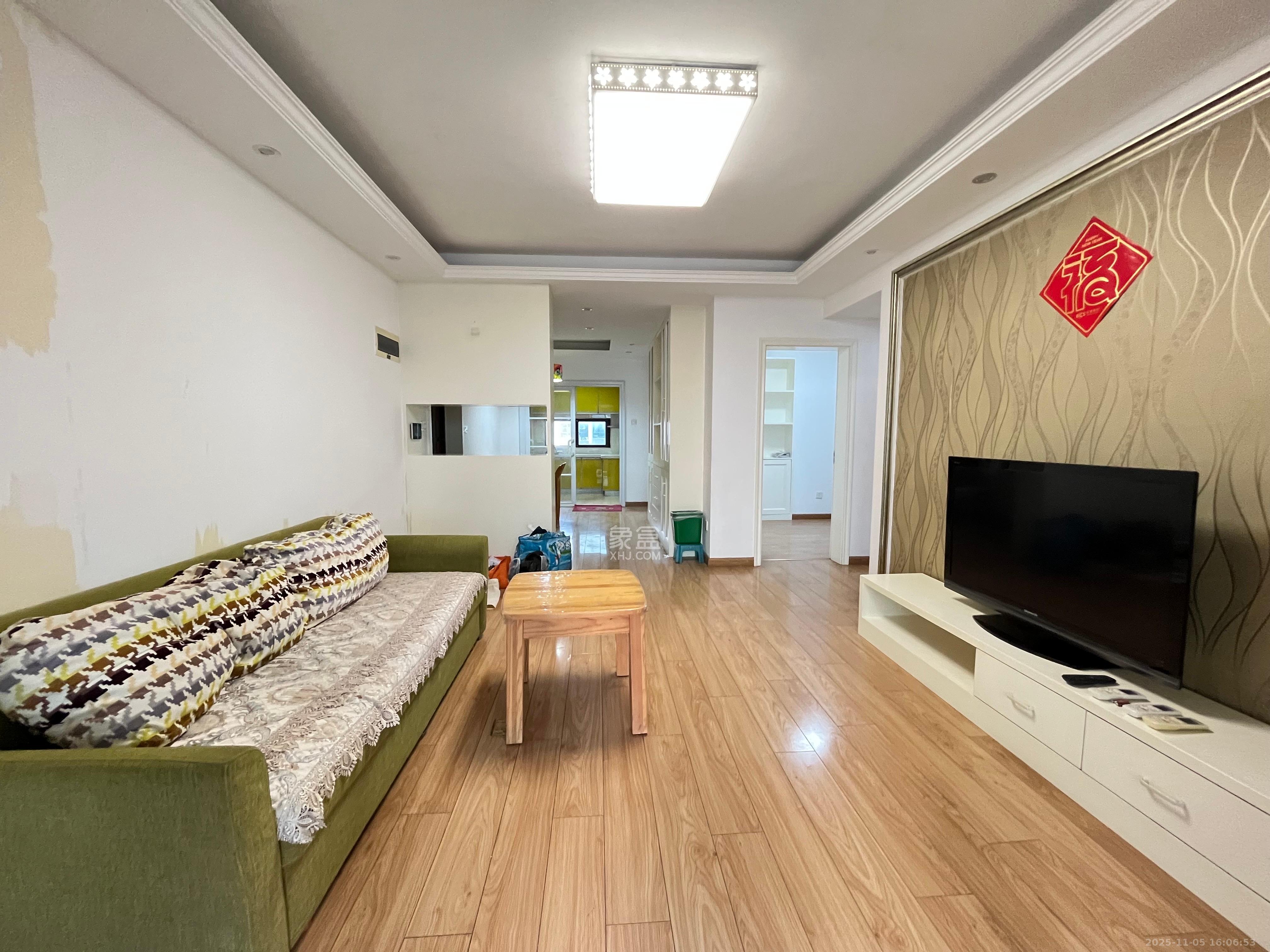 绿地中央广场  3室2厅1卫    2900.0元/月室内图