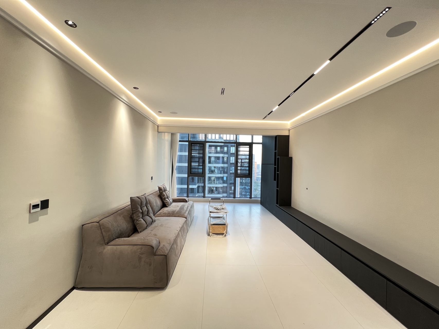 绿地V岛  4室2厅2卫    6000.0元/月户型图