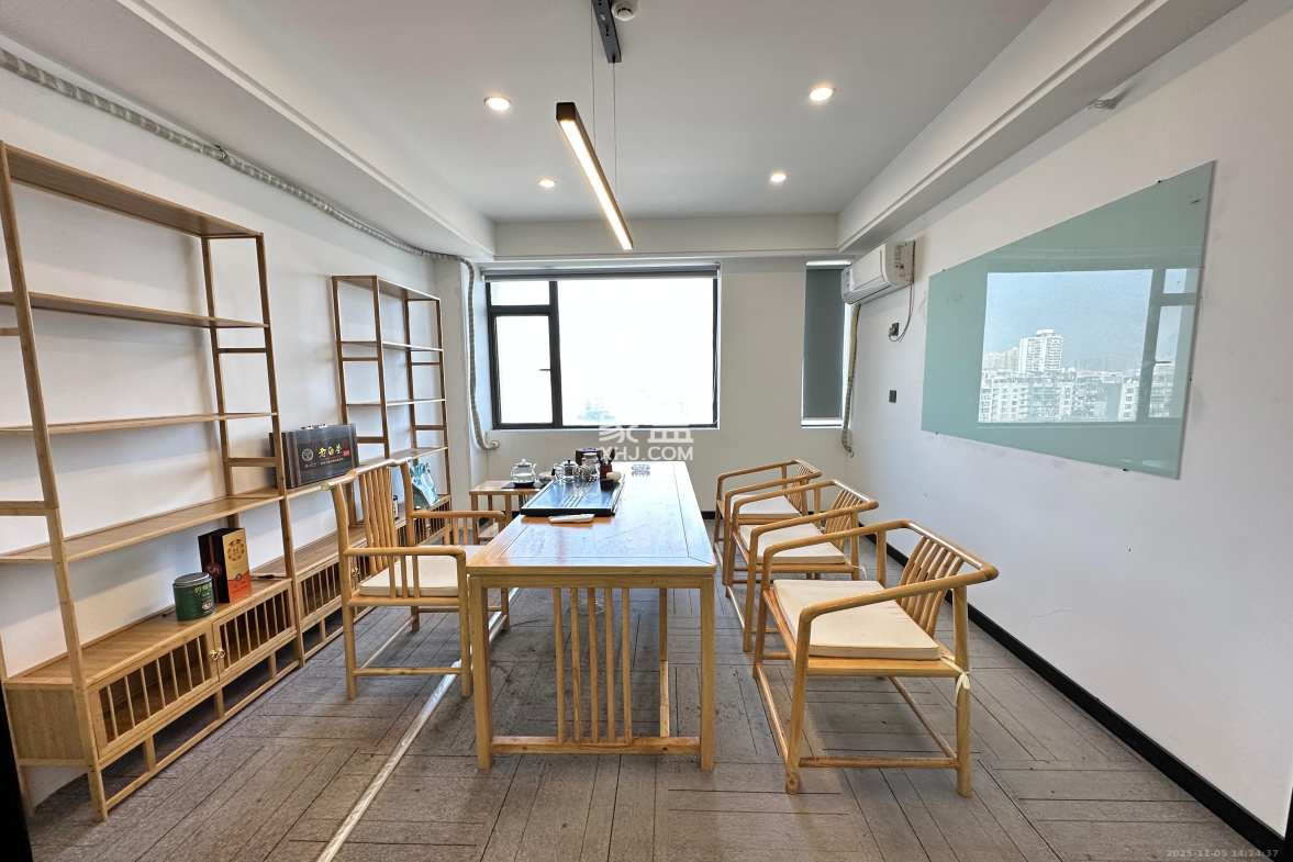 长房中庭国际(东郡华蓉广场) 1室1厅1卫 8000.0元/月 长房中庭国际(东郡华蓉广场) 1室1厅1卫 8000.0元/月室内图