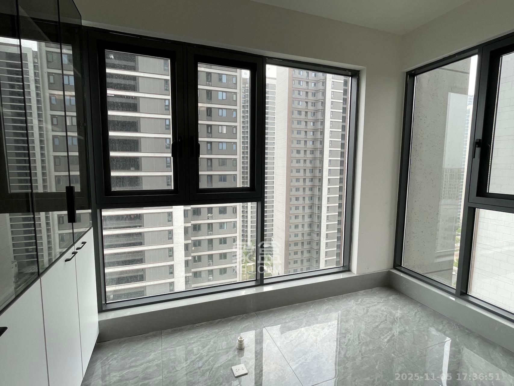 融创会展上东区  3室2厅2卫    2200.0元/月室内图