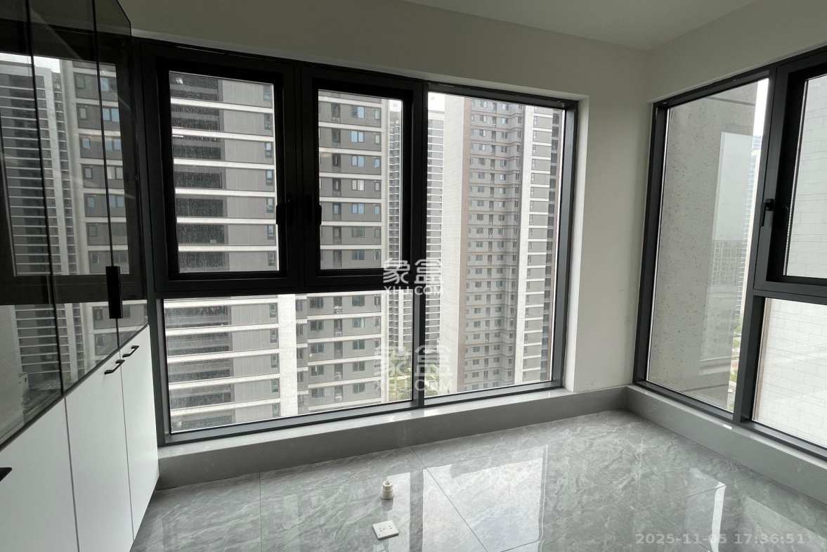 融创会展上东区 3室2厅2卫 2200.0元/月 融创会展上东区 3室2厅2卫 2200.0元/月室内图