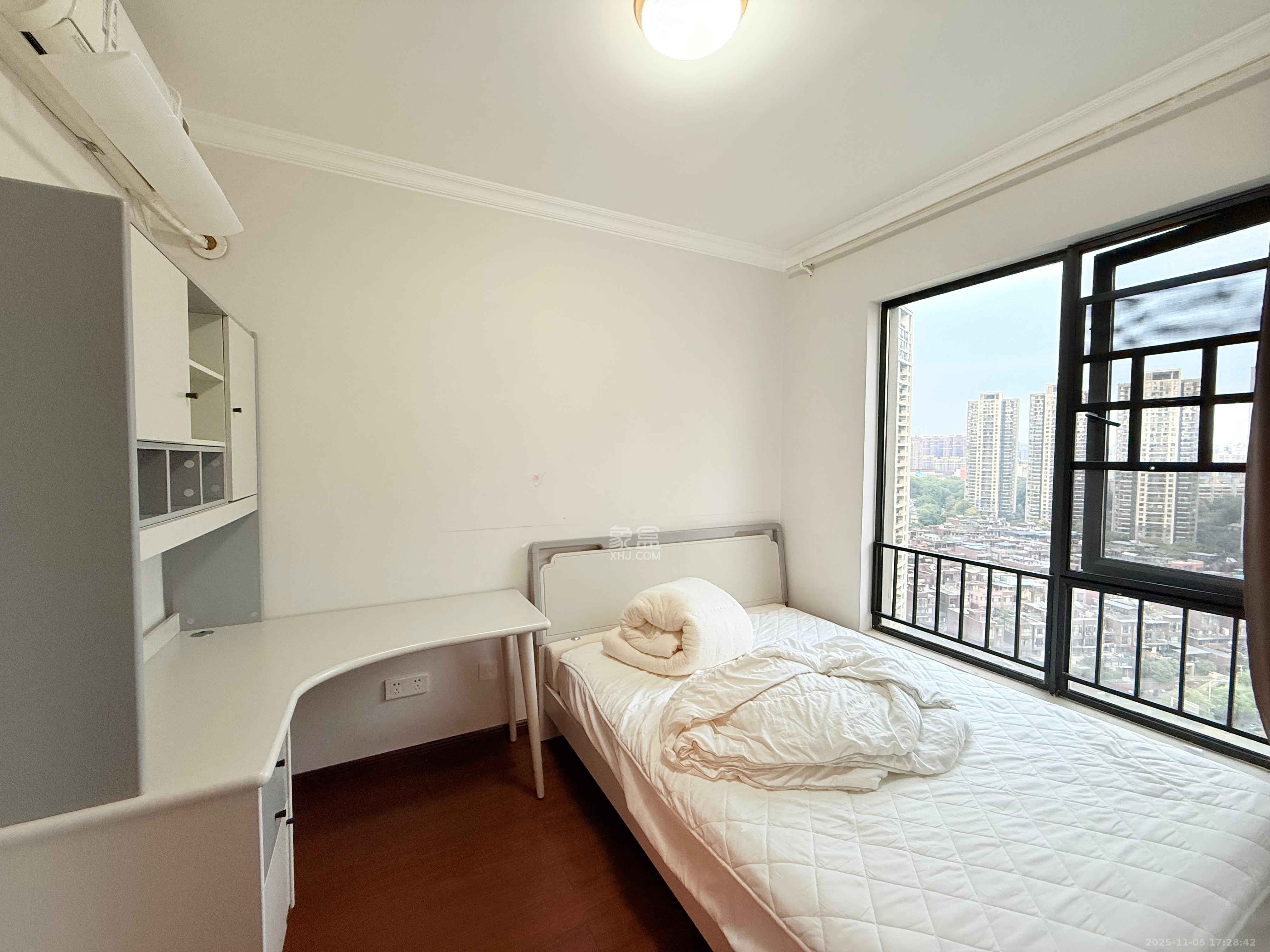 万科金域华府三四期  2室2厅1卫    2400.0元/月室内图