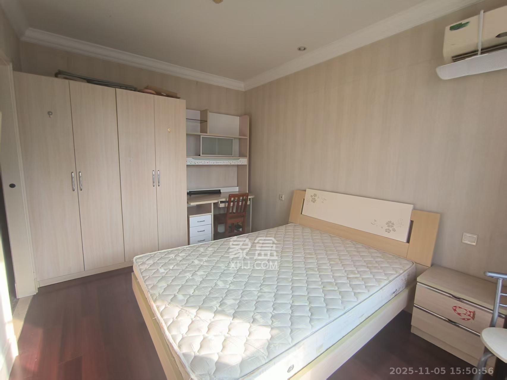 郡原广场  1室0厅1卫    1400.0元/月