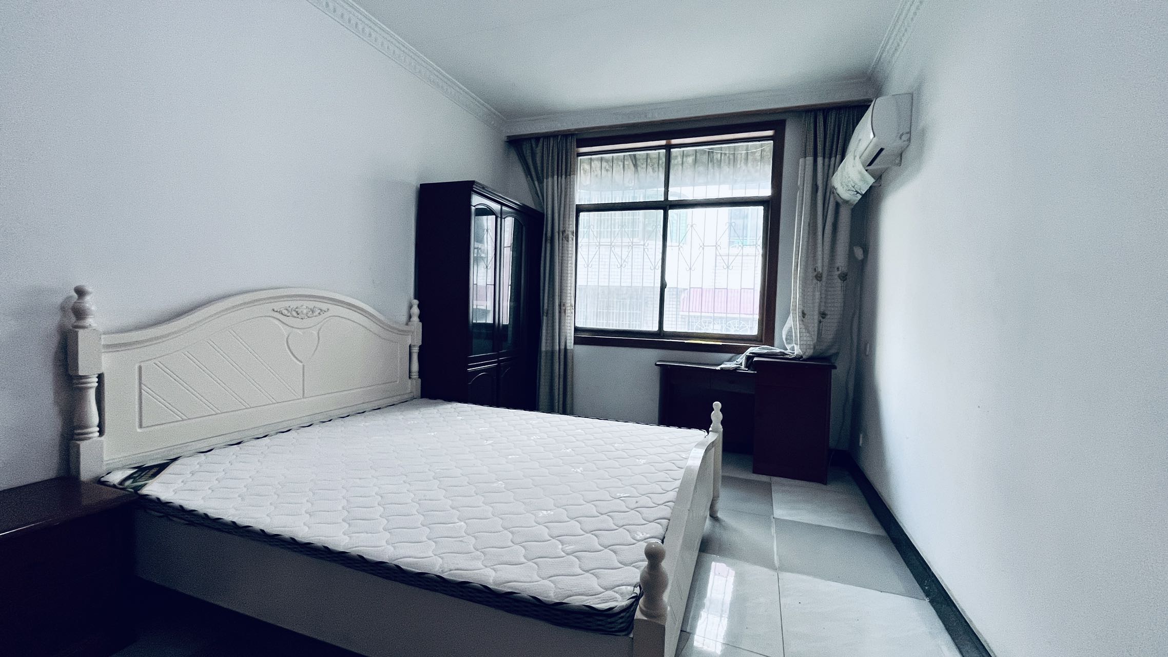 金桃苑小区 4室2厅2卫 1200.0元/月 金桃苑小区 4室2厅2卫 1200.0元/月室内图