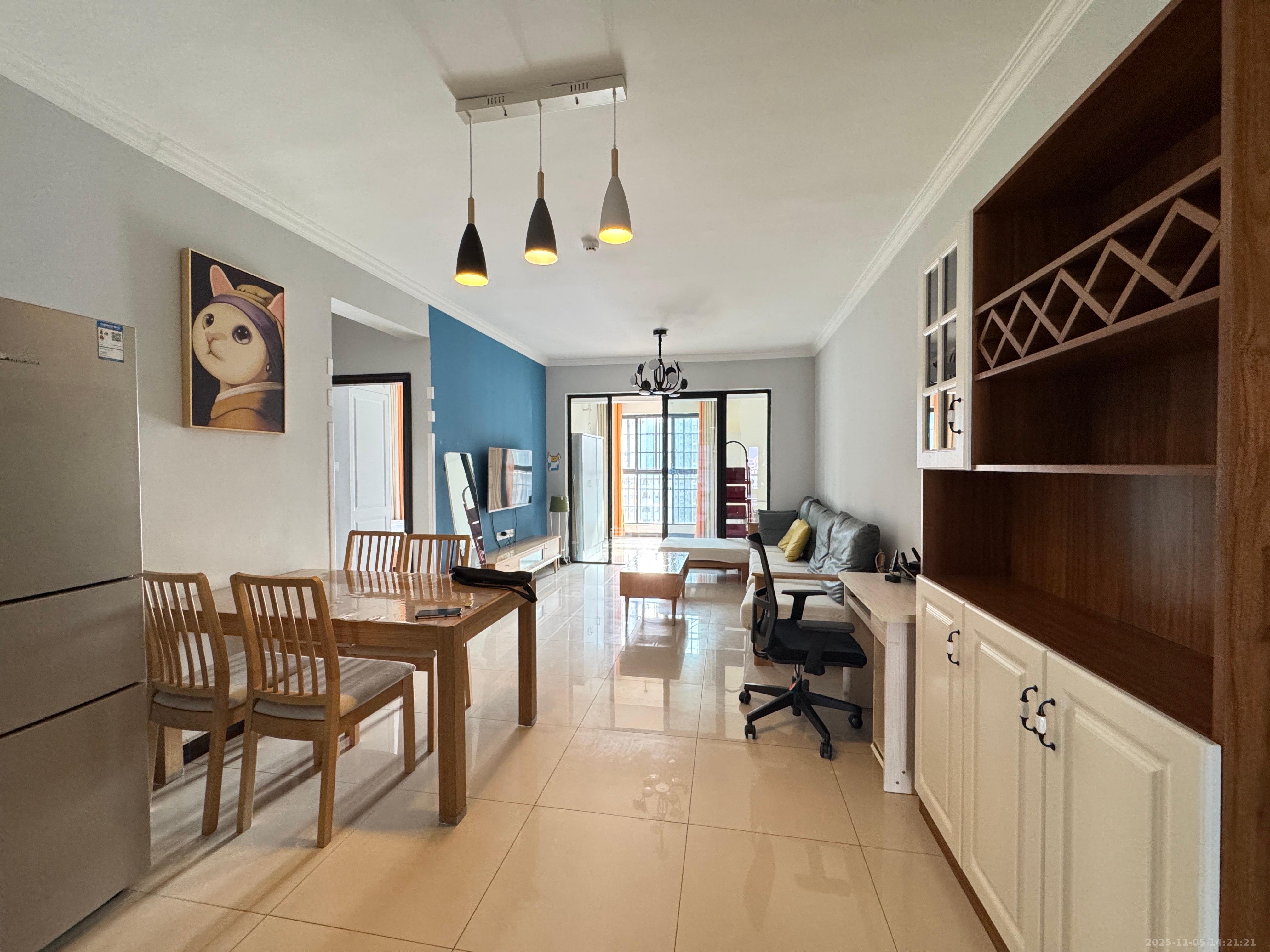 航天溪湖  1室2厅1卫    2100.0元/月