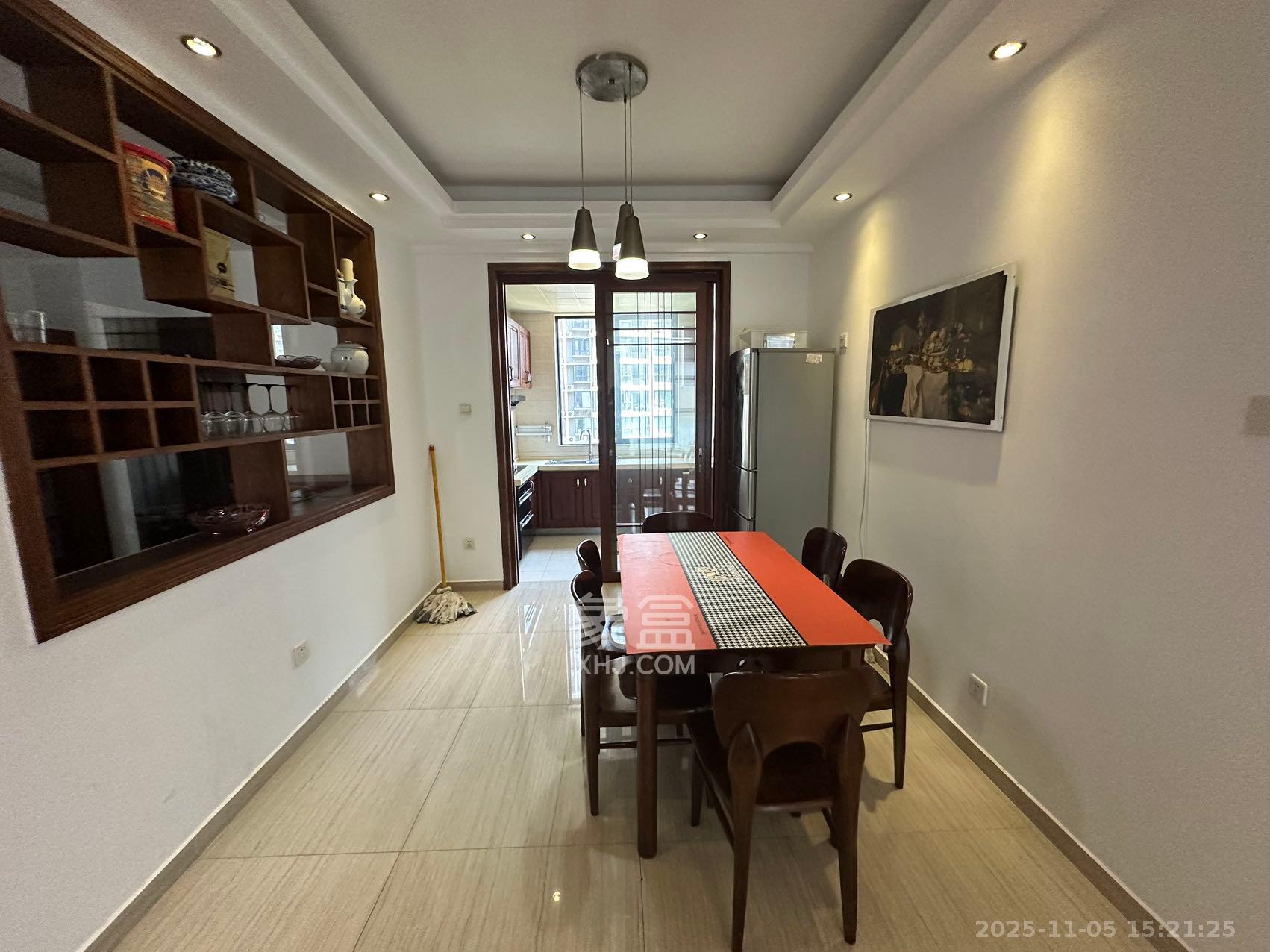 湘江世纪城临江苑  4室2厅2卫    3500.0元/月室内图