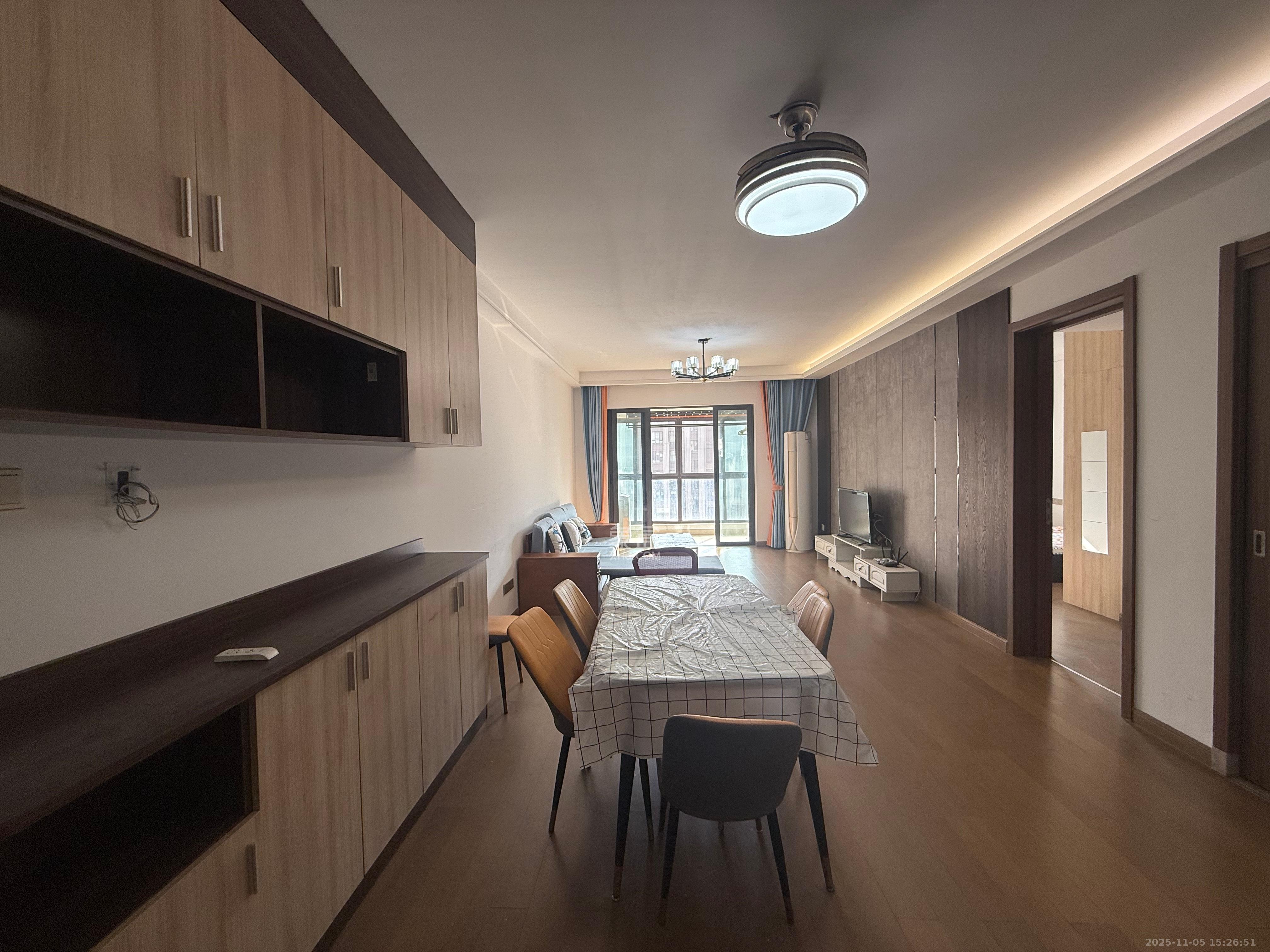 阳光城尚东湾青柠园  3室2厅2卫    2500.0元/月室内图