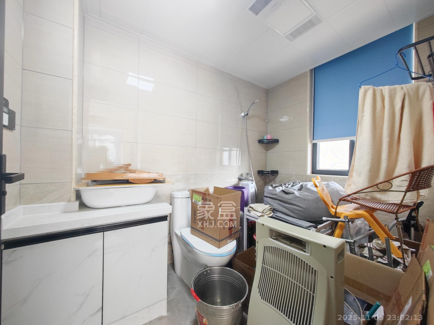 西湖鸿运佳苑  3室2厅2卫    95.0万卫生间