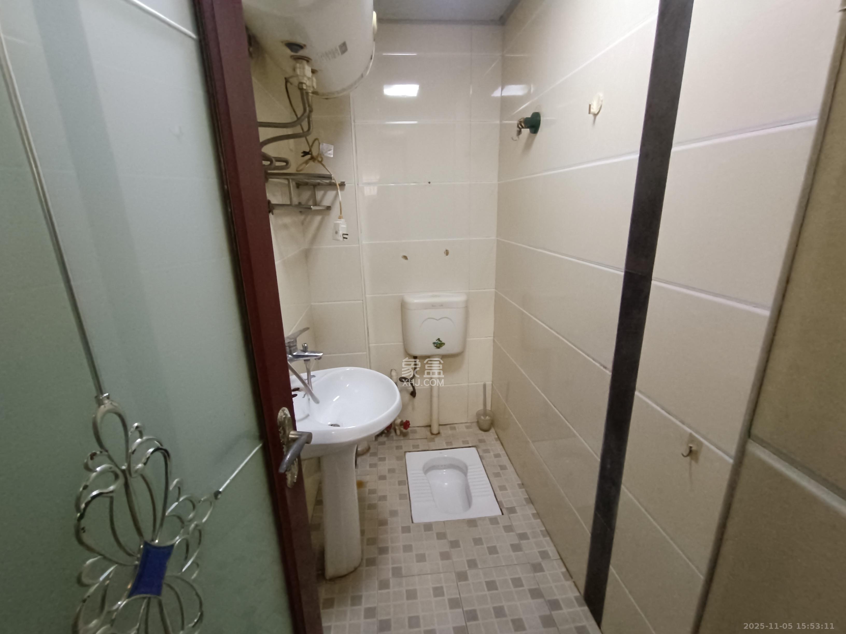 府后路安置小区(道坡小区) 1室1厅1卫 800.0元/月 府后路安置小区(道坡小区) 1室1厅1卫 800.0元/月室内图