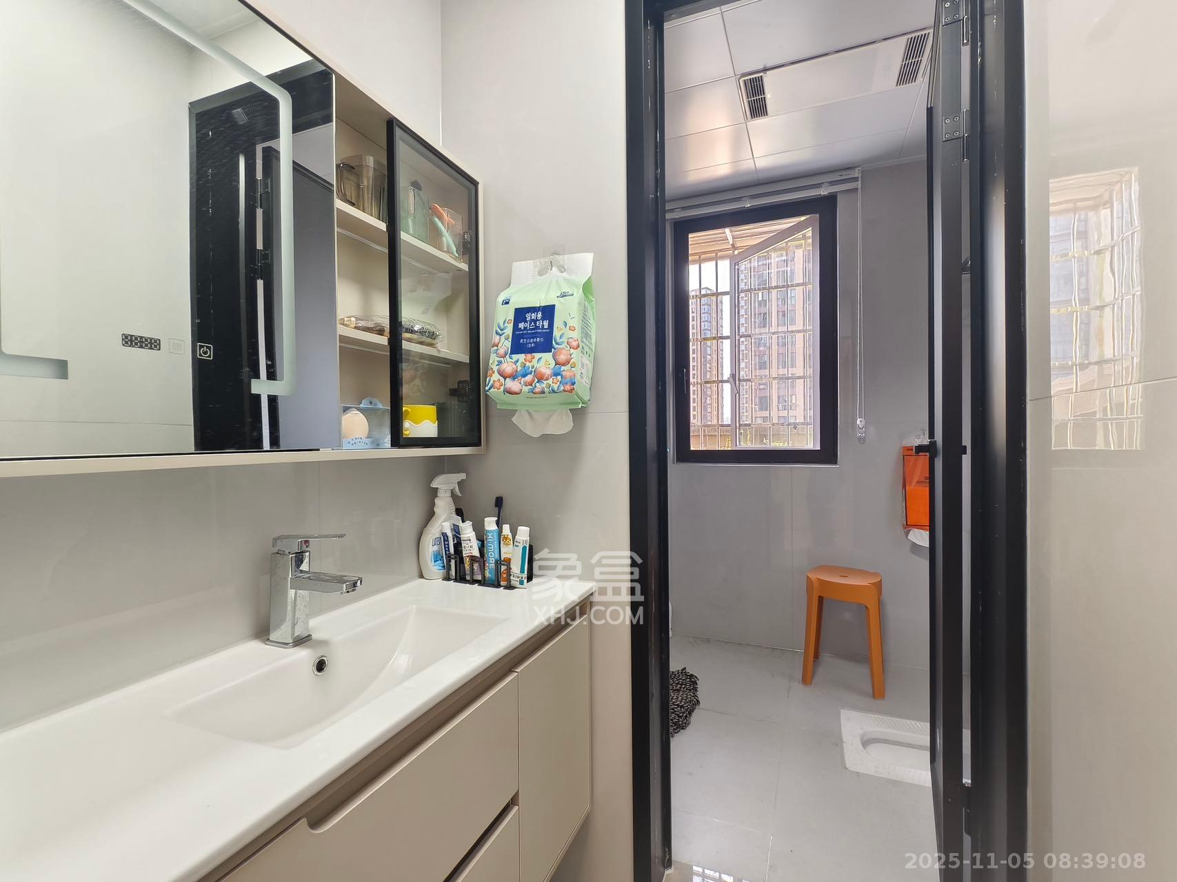 五江天街北区  4室2厅2卫    4200.0元/月室内图