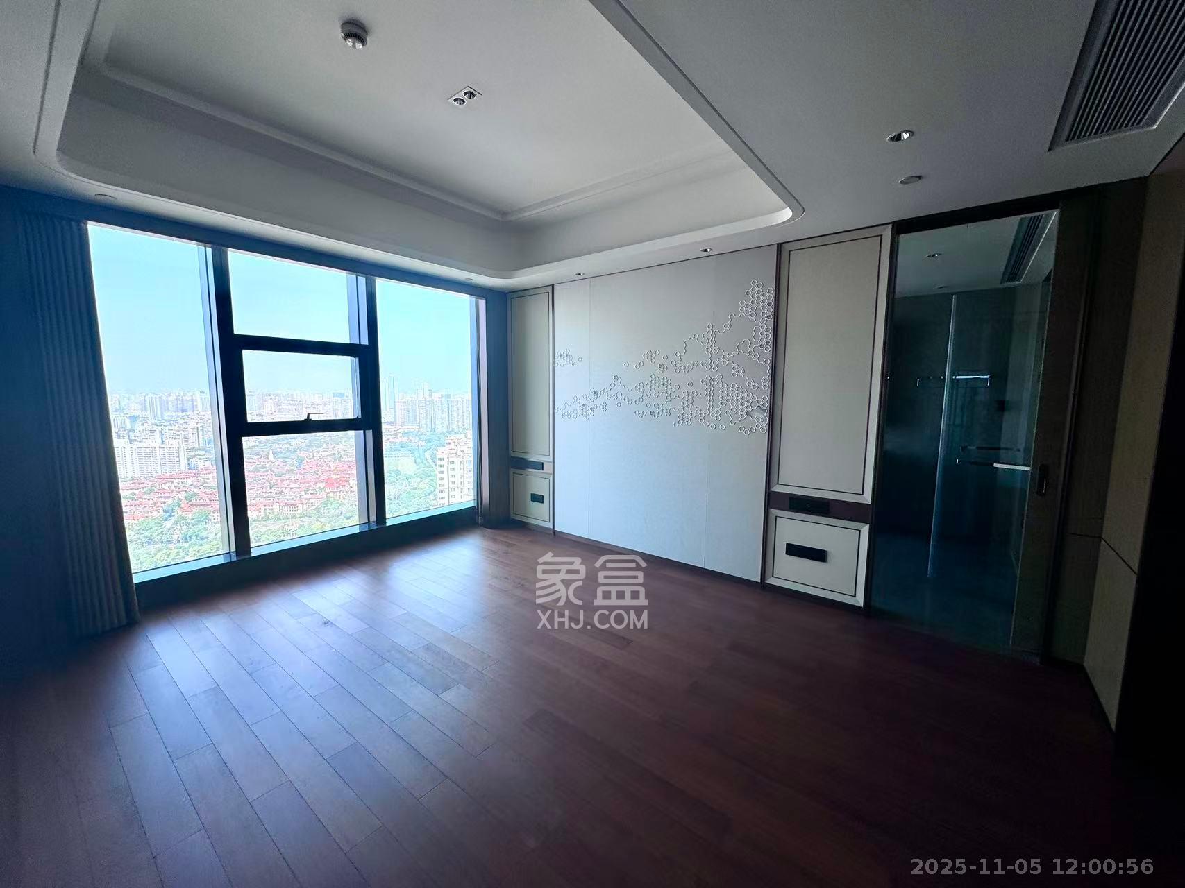 运达中央广场三期  4室2厅3卫    13000.0元/月室内图