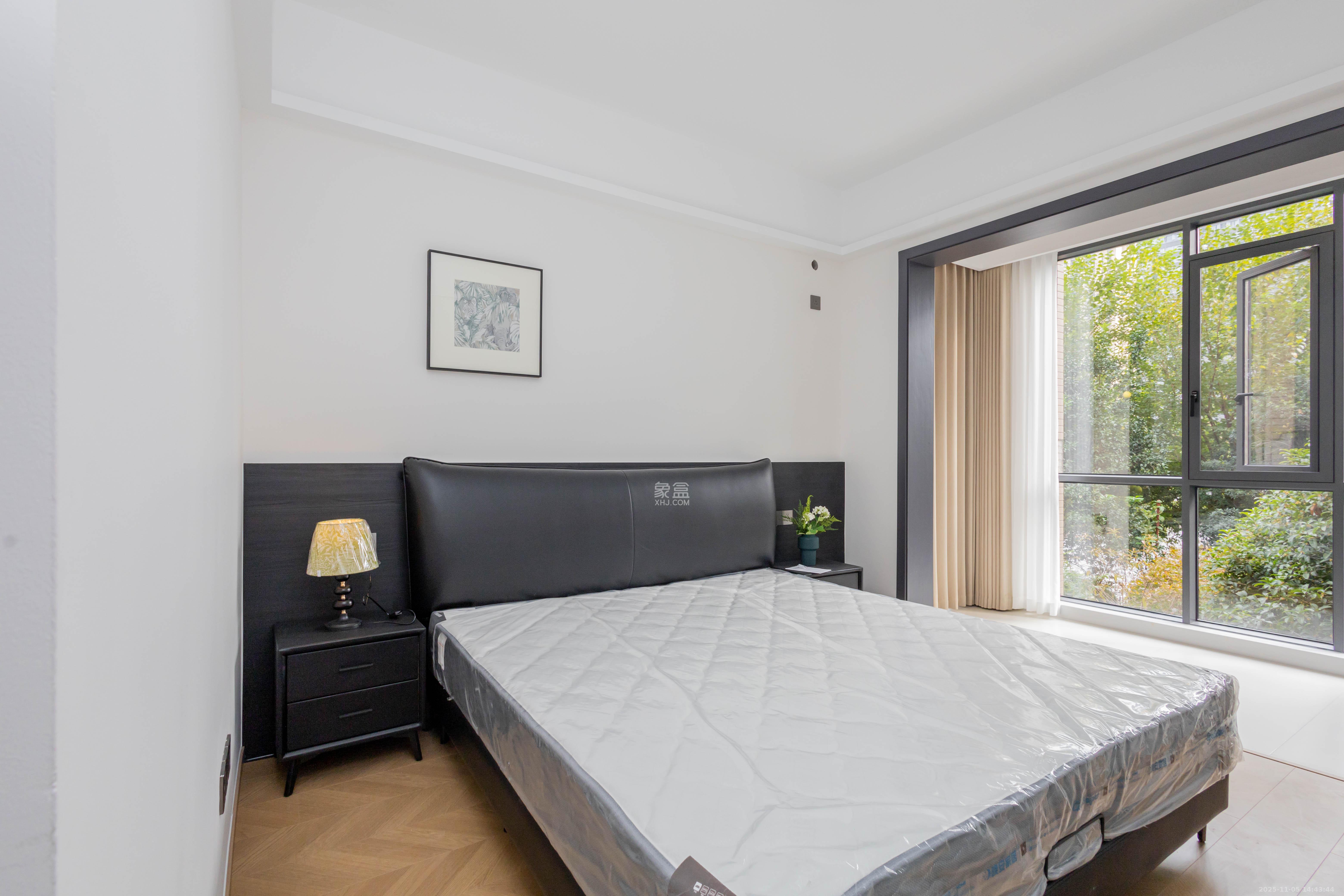 紫御江山  1室0厅0卫    92.8万卧室