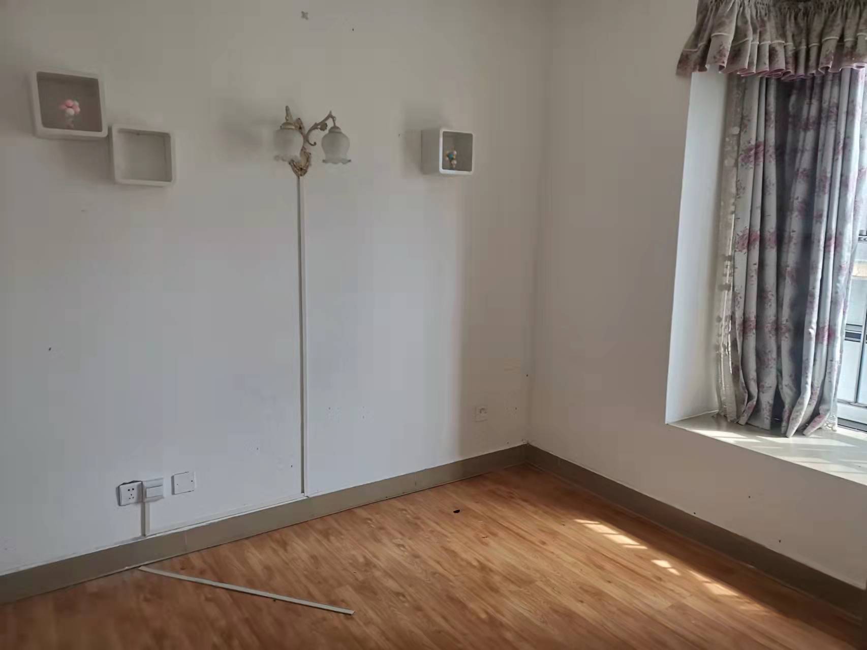 玉沙广场（京华城）  2室2厅1卫    2300.0元/月室内图