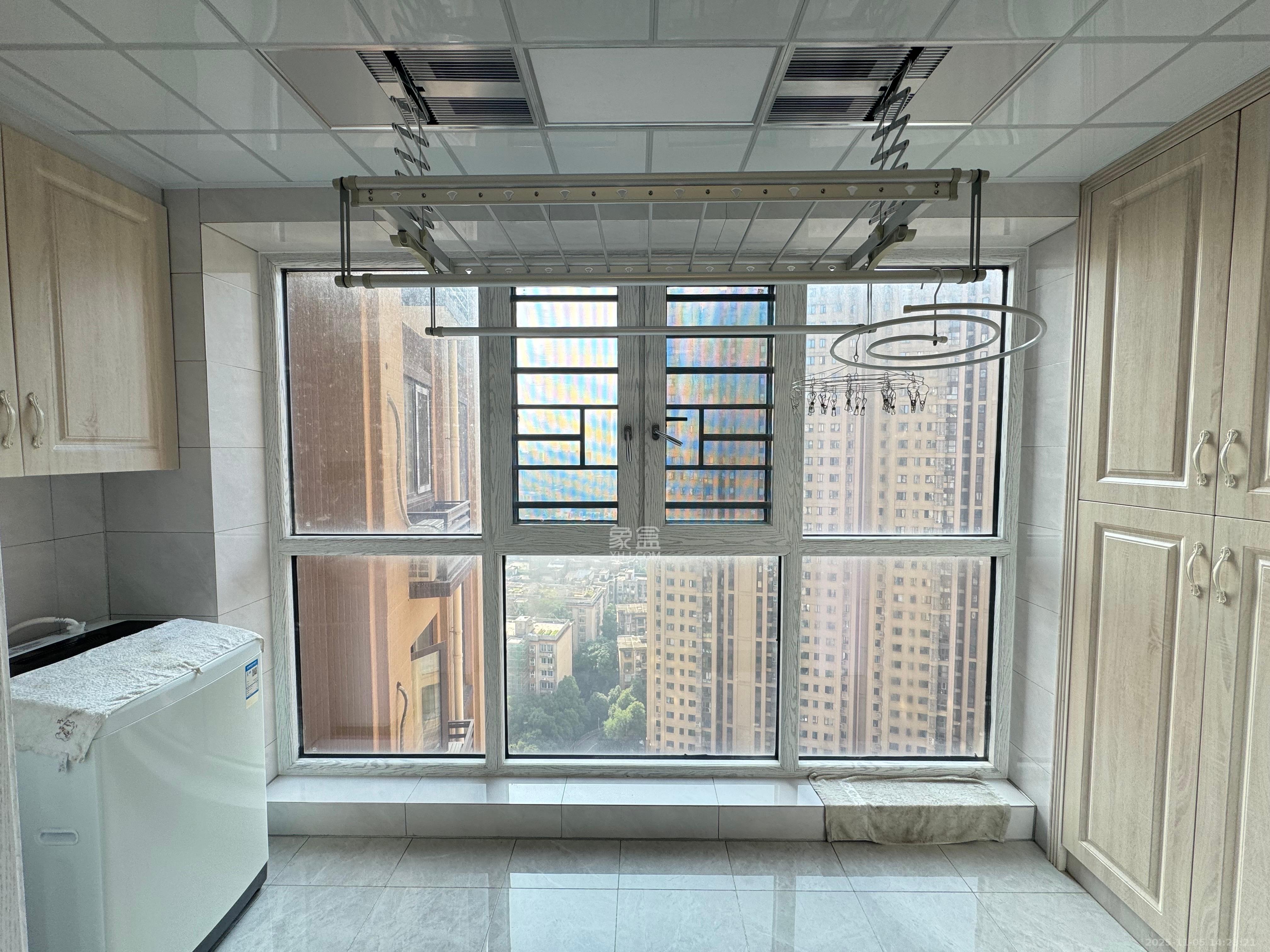 上园商住小区 3室2厅1卫 3500.0元/月 上园商住小区 3室2厅1卫 3500.0元/月室内图