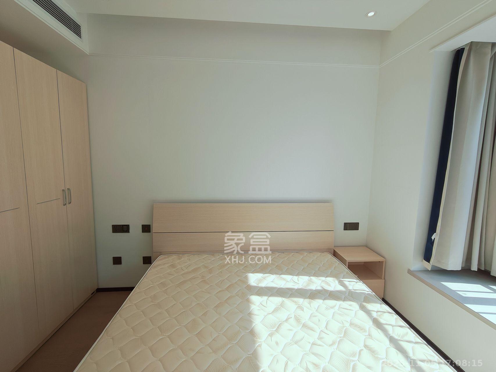 万科滨河道  3室2厅2卫    3000.0元/月室内图