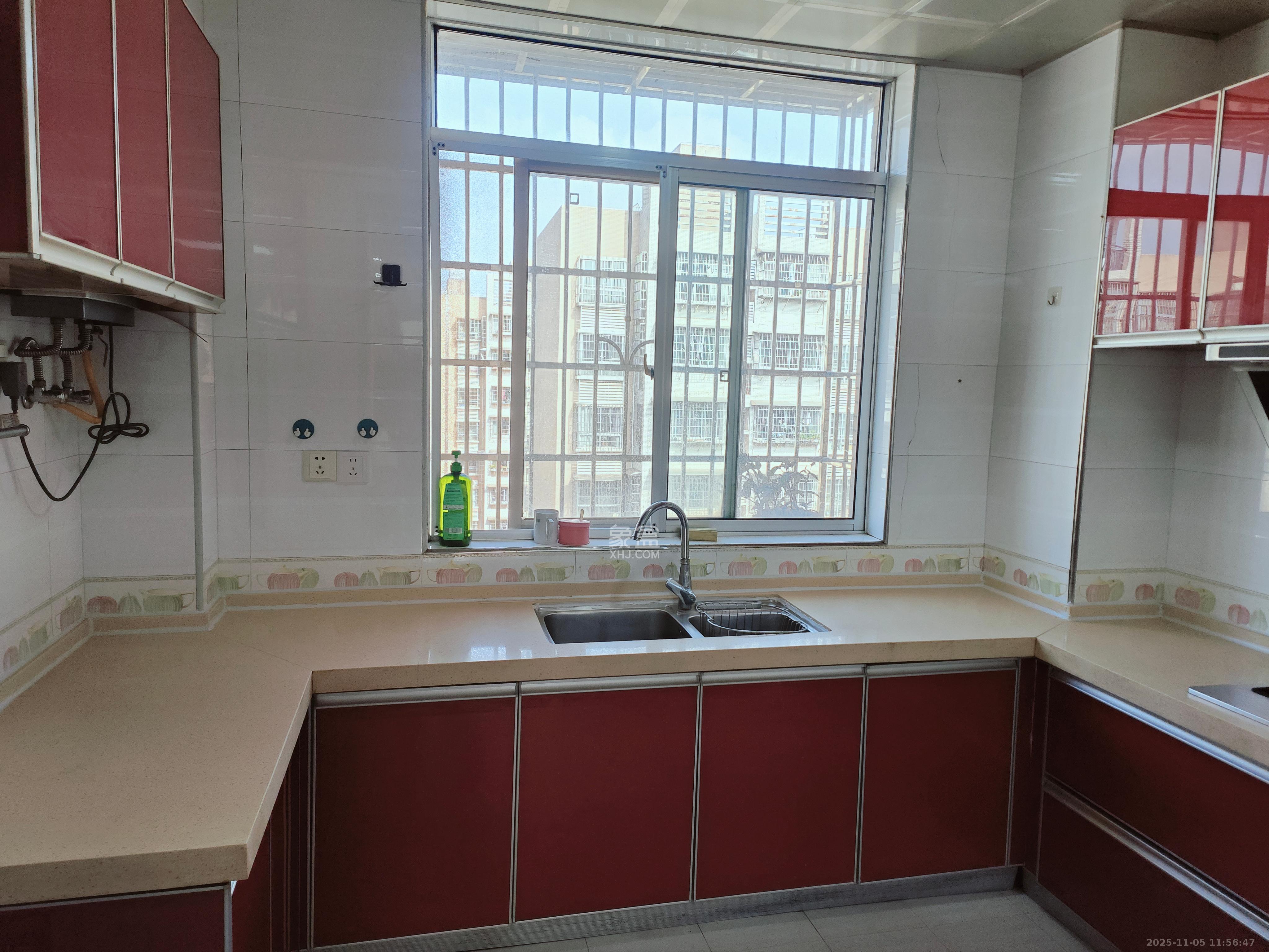 先锋新宇  3室2厅2卫    2100.0元/月室内图