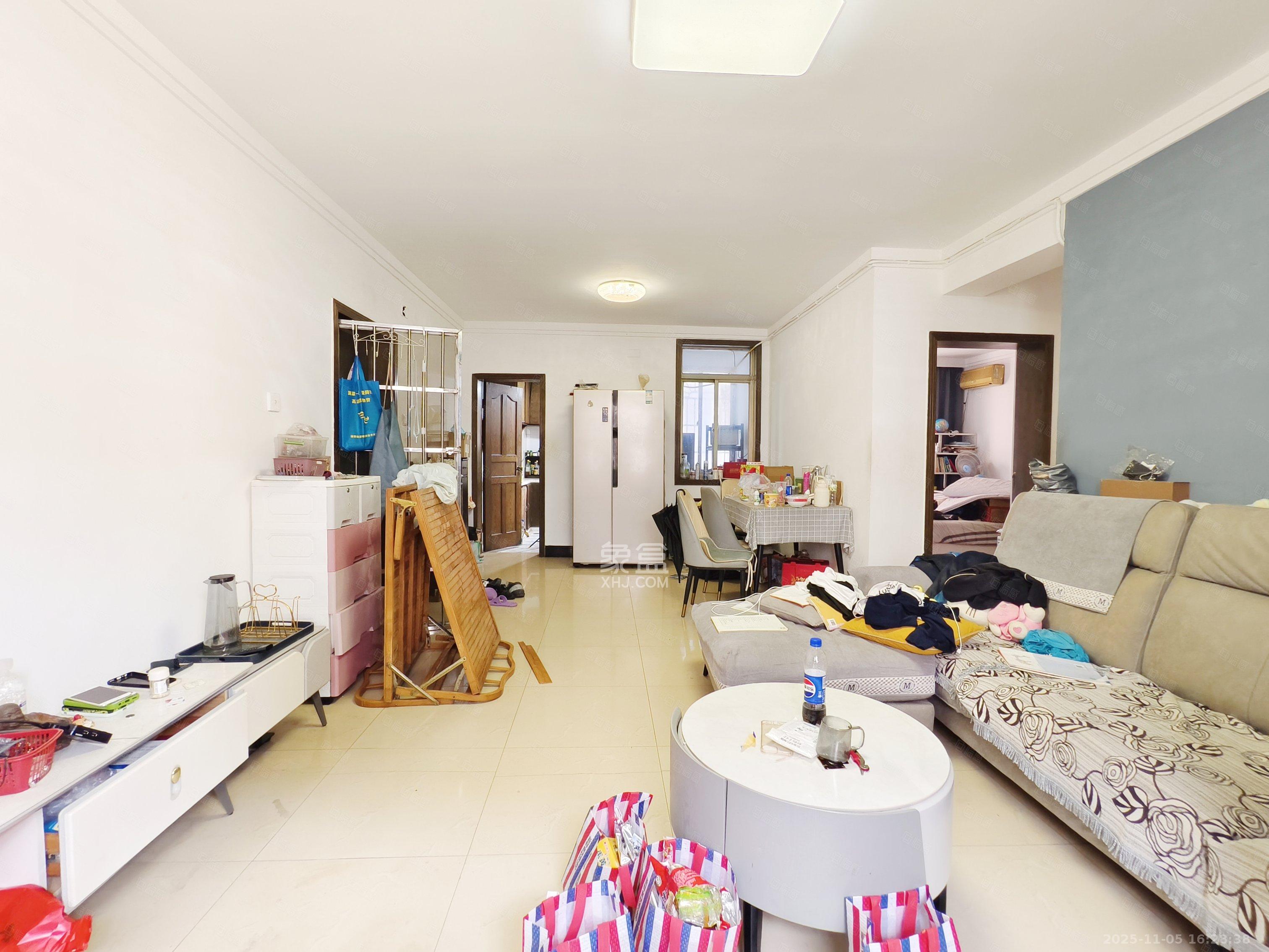 桔洲新苑(观沙岭) 3室2厅2卫 2200.0元/月 桔洲新苑(观沙岭) 3室2厅2卫 2200.0元/月室内图