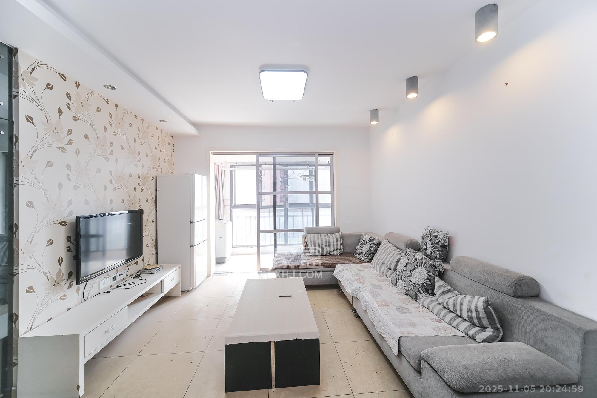 三一街区  3室2厅1卫    56.8万