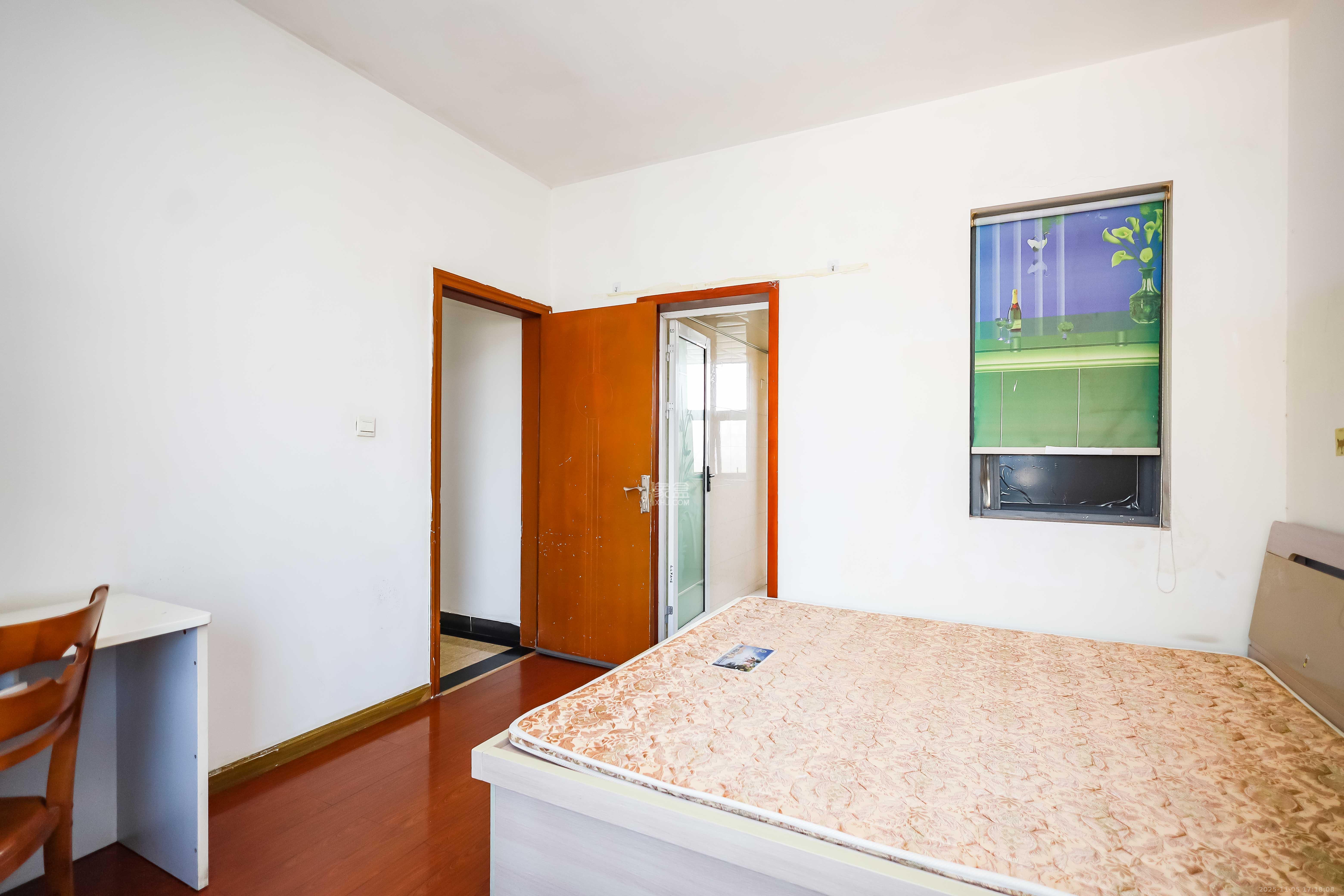 莱茵城  1室2厅1卫    88.0万卧室