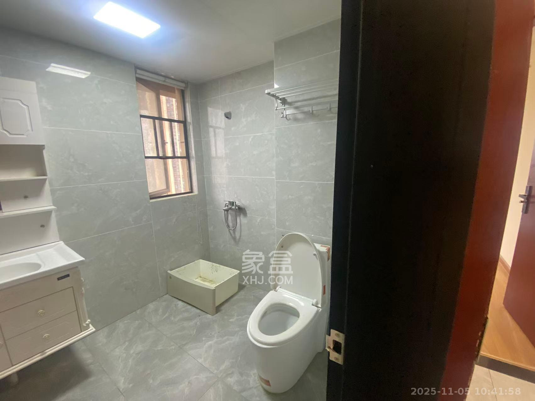 保利城（中航城国际社区、郡原美村）  3室2厅2卫    1700.0元/月室内图