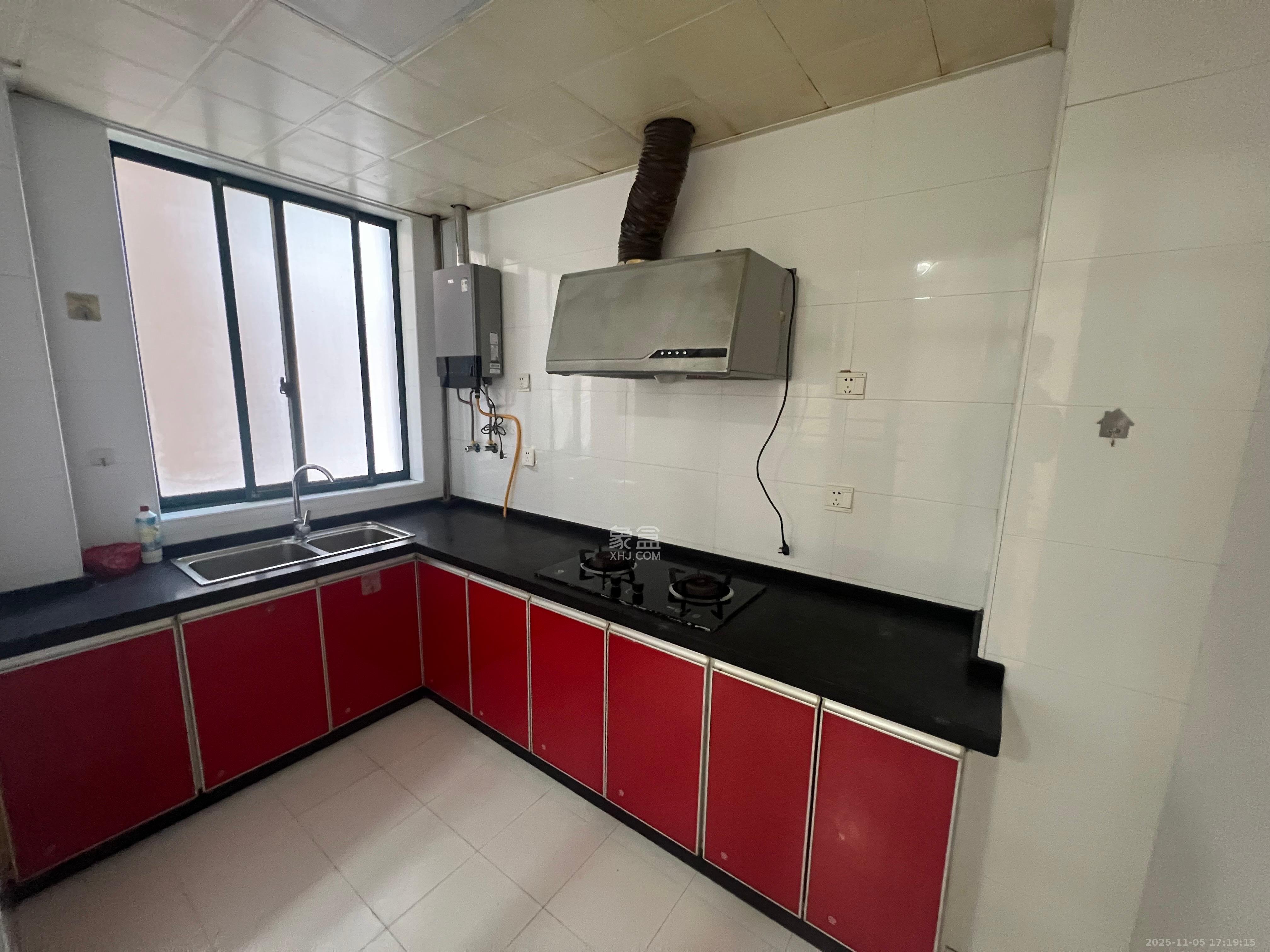 华盛世纪新城  1室2厅2卫    2500.0元/月室内图