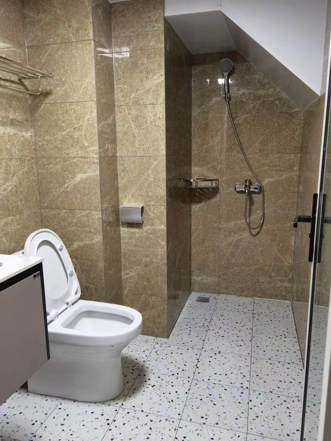 青春里  2室1厅1卫    1500.0元/月室内图